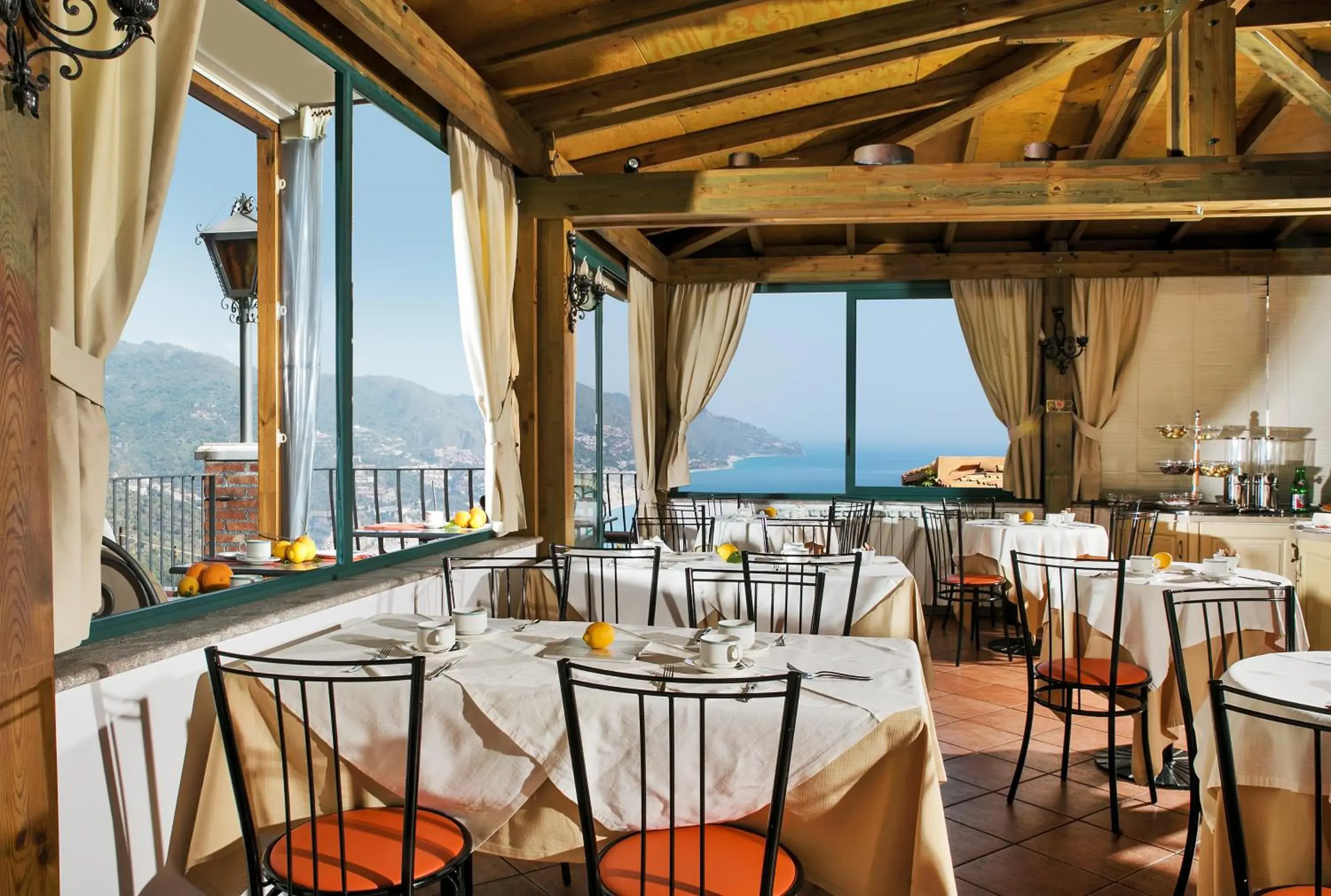 Restaurant/Places to Eat in La Pensione Svizzera
