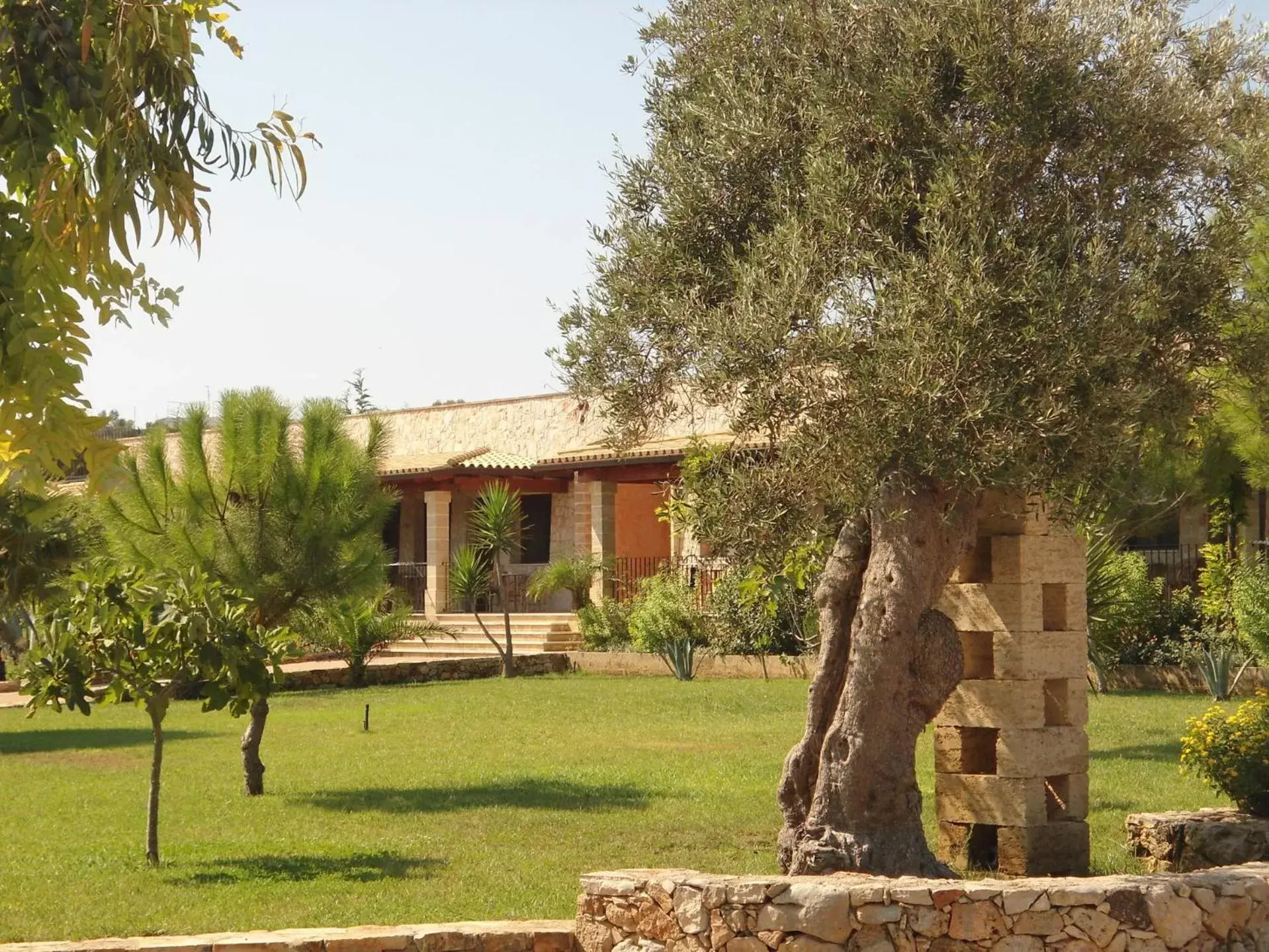 Garden, Property Building in Hotel Masseria Le Pajare