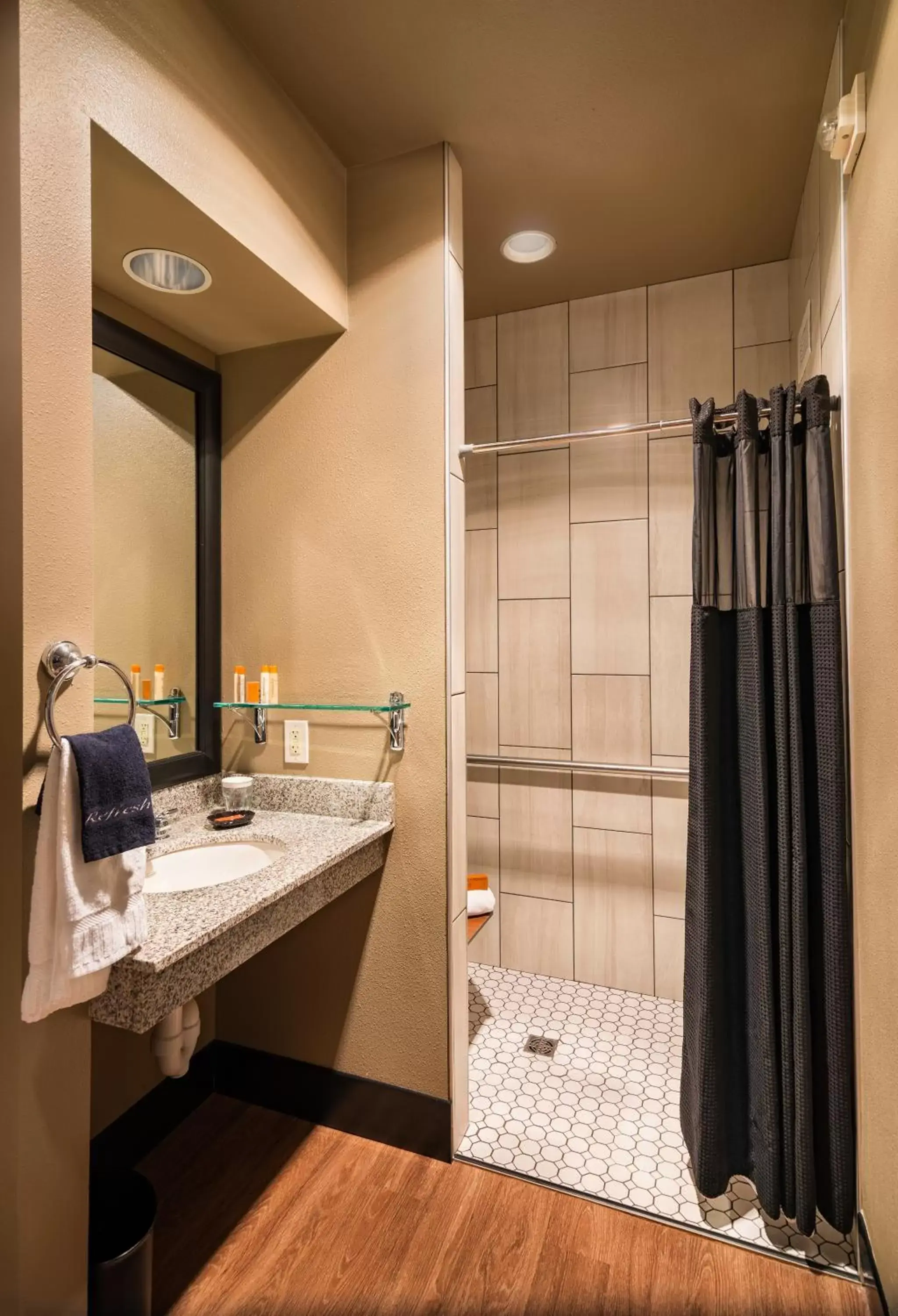 Shower, Bathroom in Best Western Premier Helena Great Northern Hotel