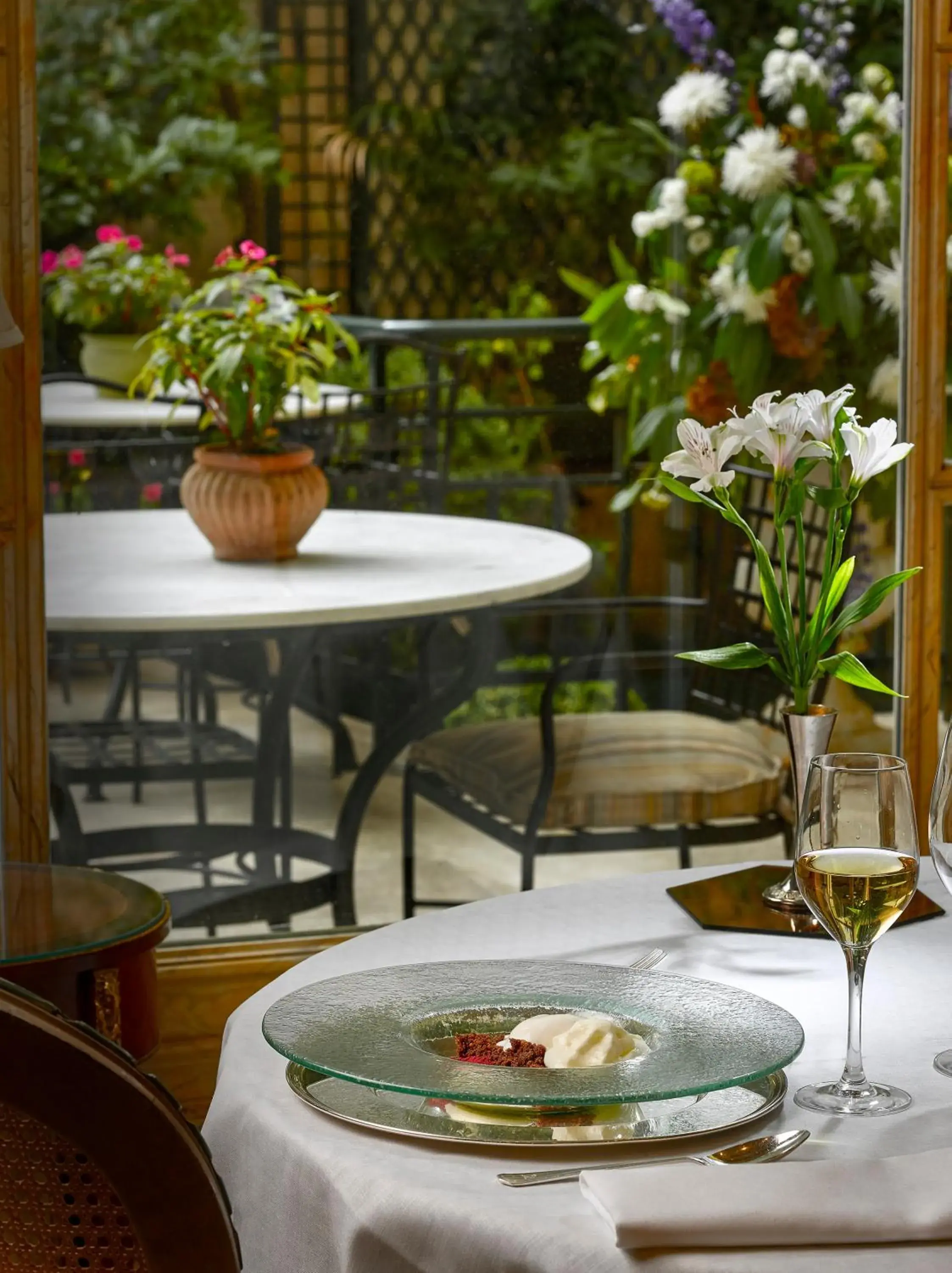 Dining area, Patio/Outdoor Area in Relais & Châteaux Hotel Orfila