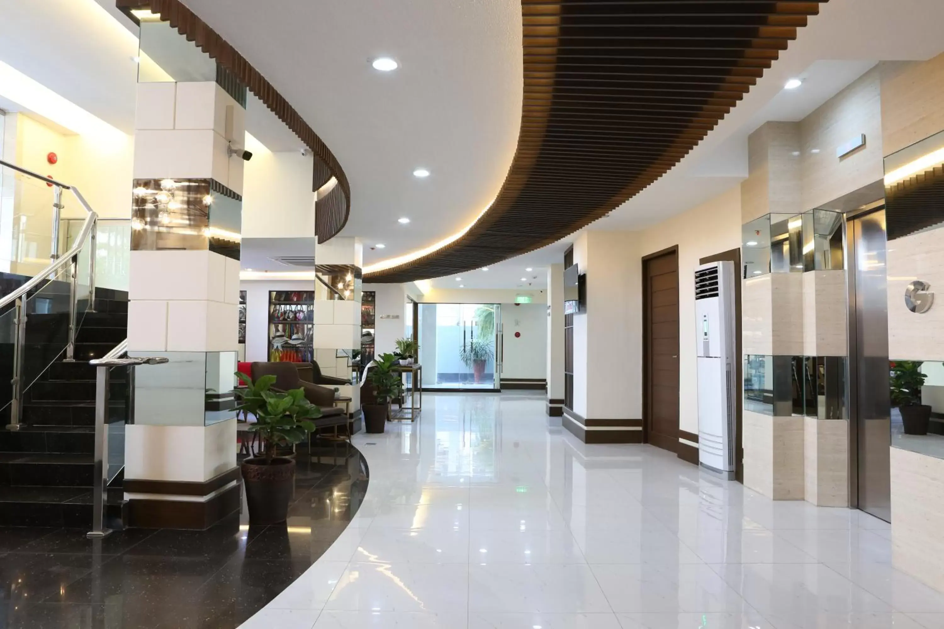 Facade/entrance, Lobby/Reception in Achievers Airport Hotel