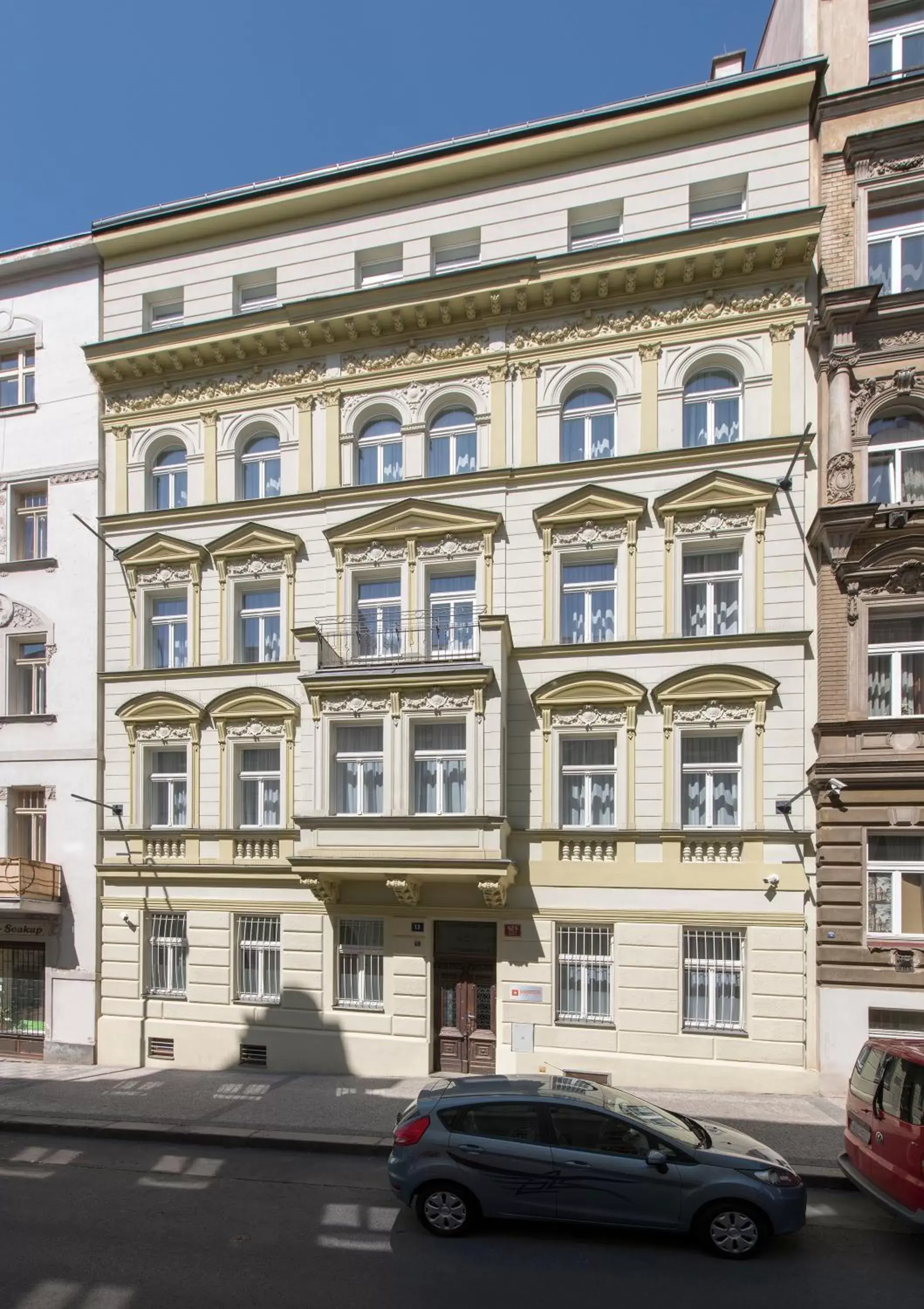 Nearby landmark, Property Building in Downtown Suites Kodanska