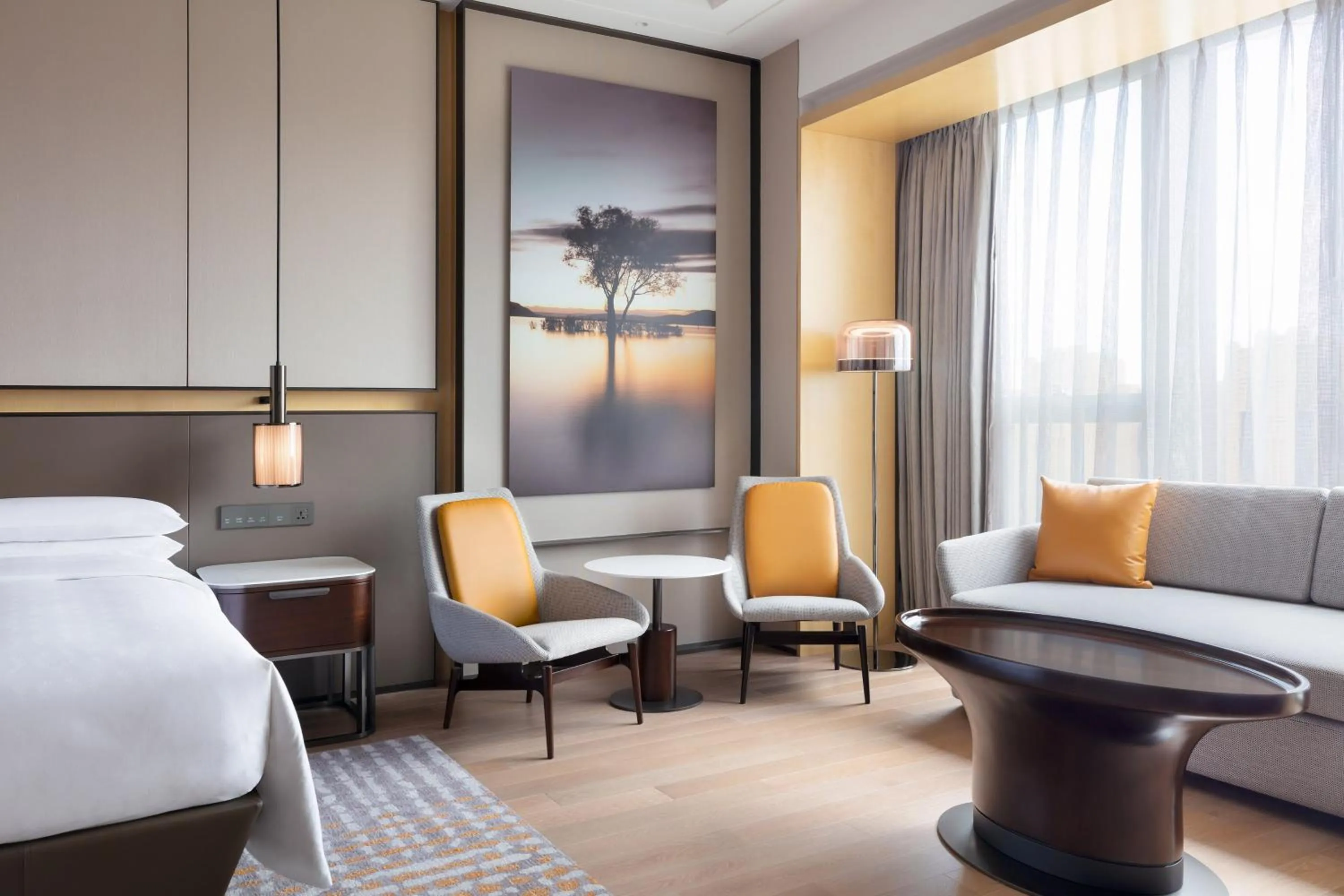 Photo of the whole room, Bed in Sheraton Shanghai Fengxian