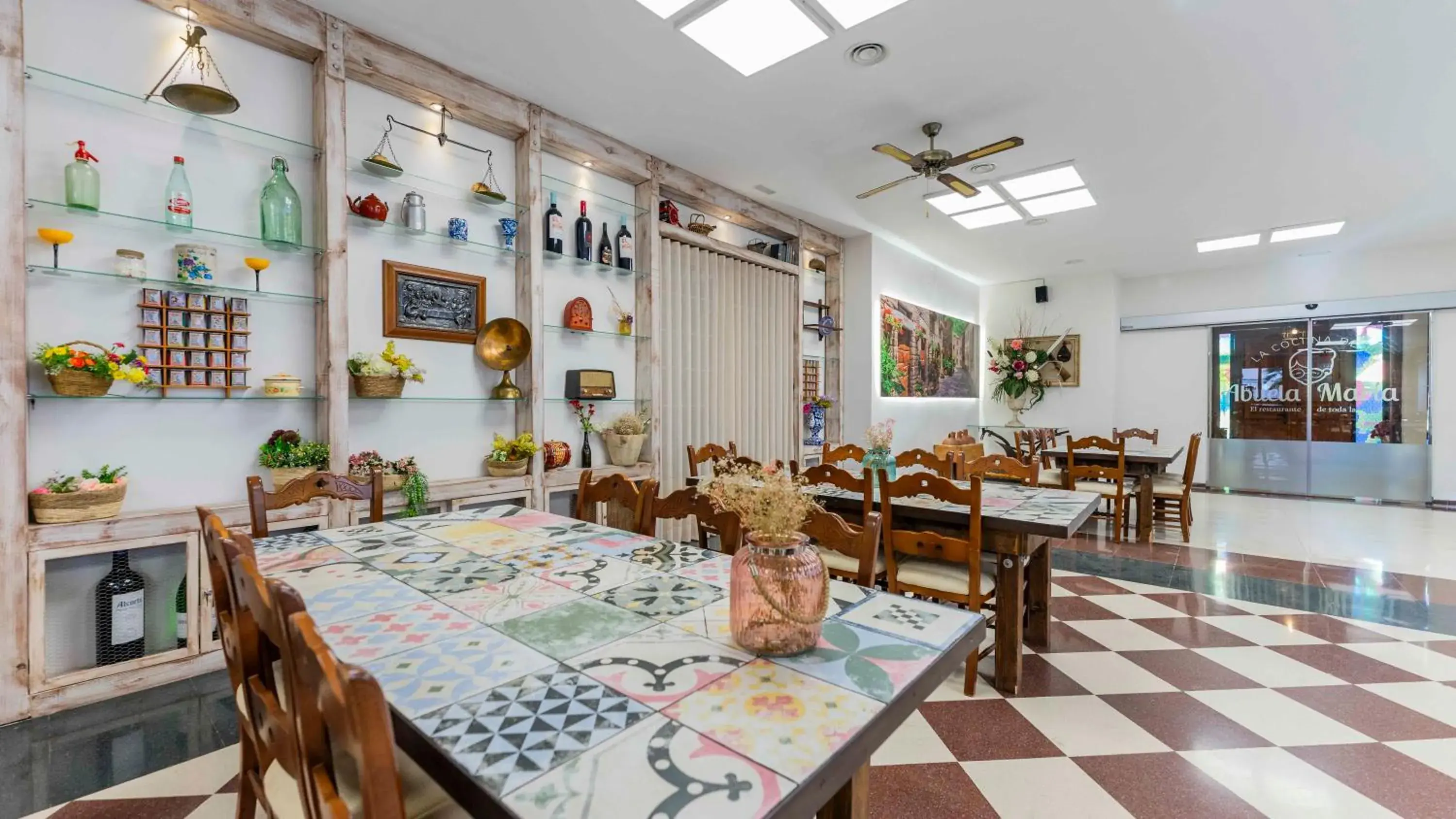 Dining area, Restaurant/Places to Eat in Checkin Camino de Granada