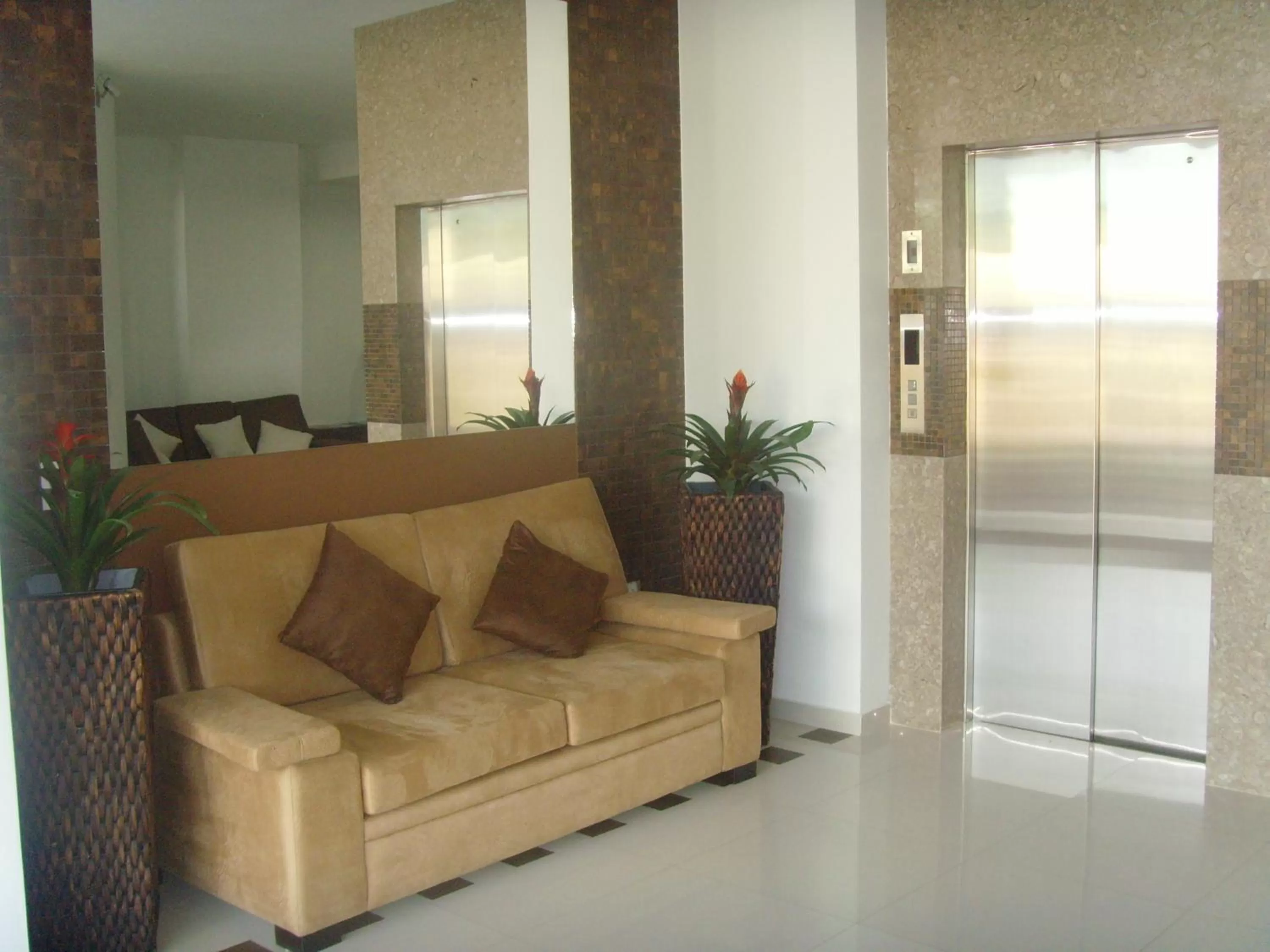 elevator, Seating Area in Hotel Sol de Piedemonte