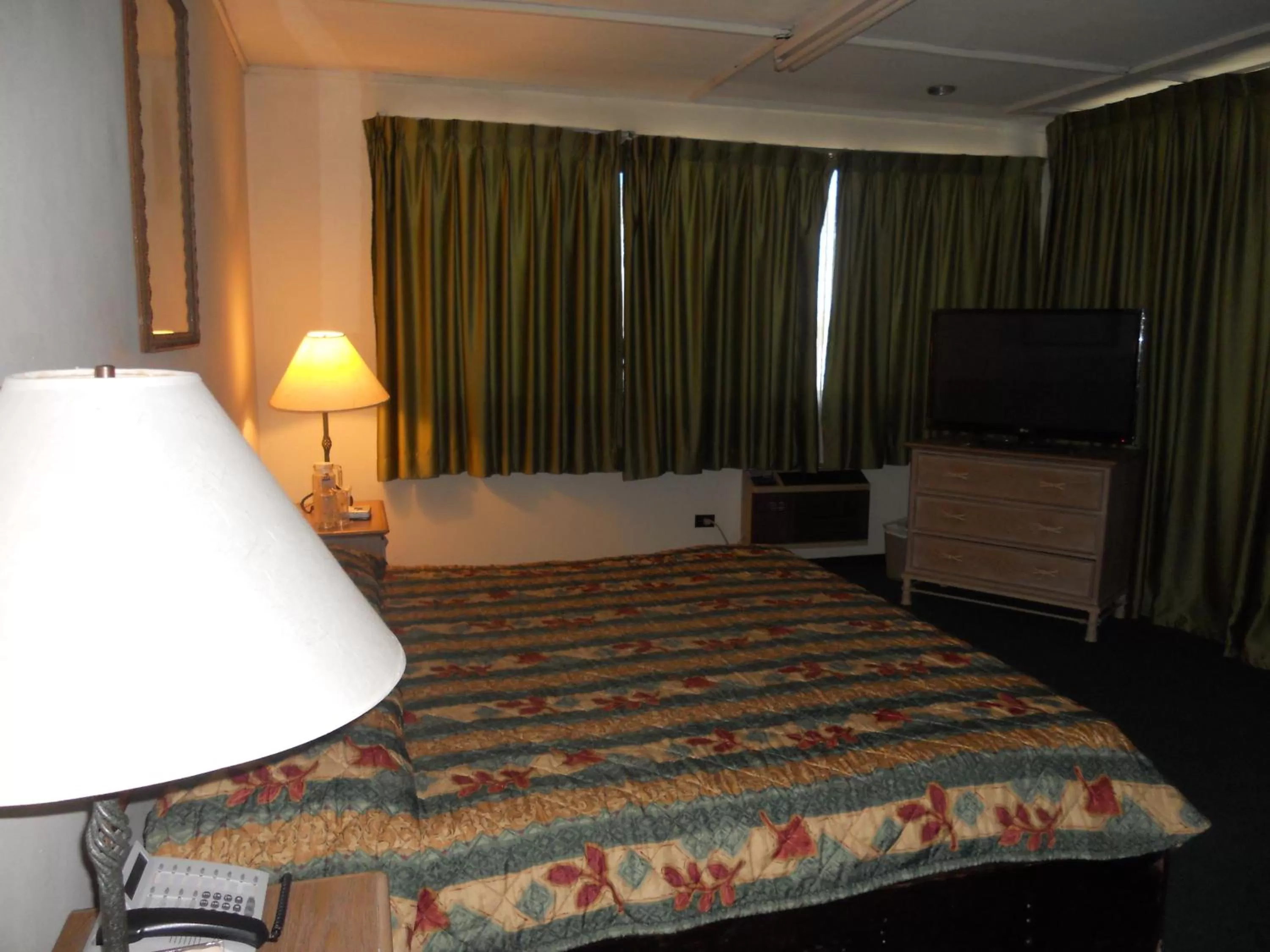 Photo of the whole room, Bed in Hotel Mediterraneo Plaza
