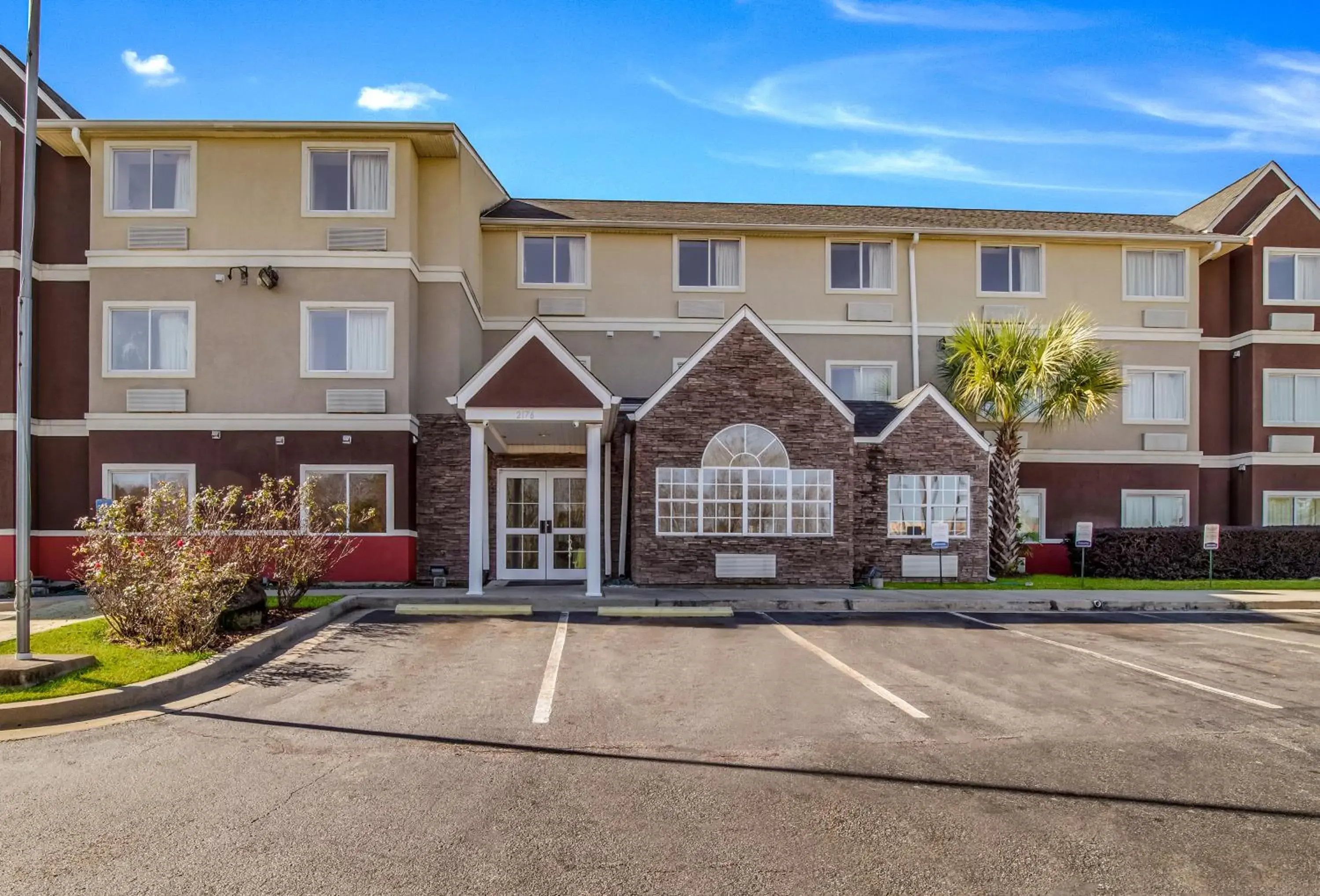 Property Building in Quality Inn & Suites Fort Gordon