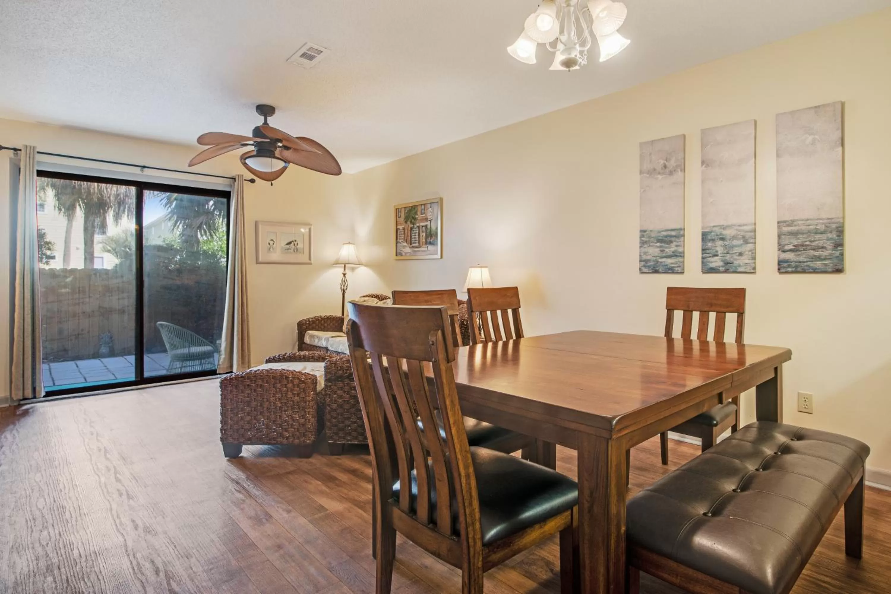 Dining Area in Tarpon 10