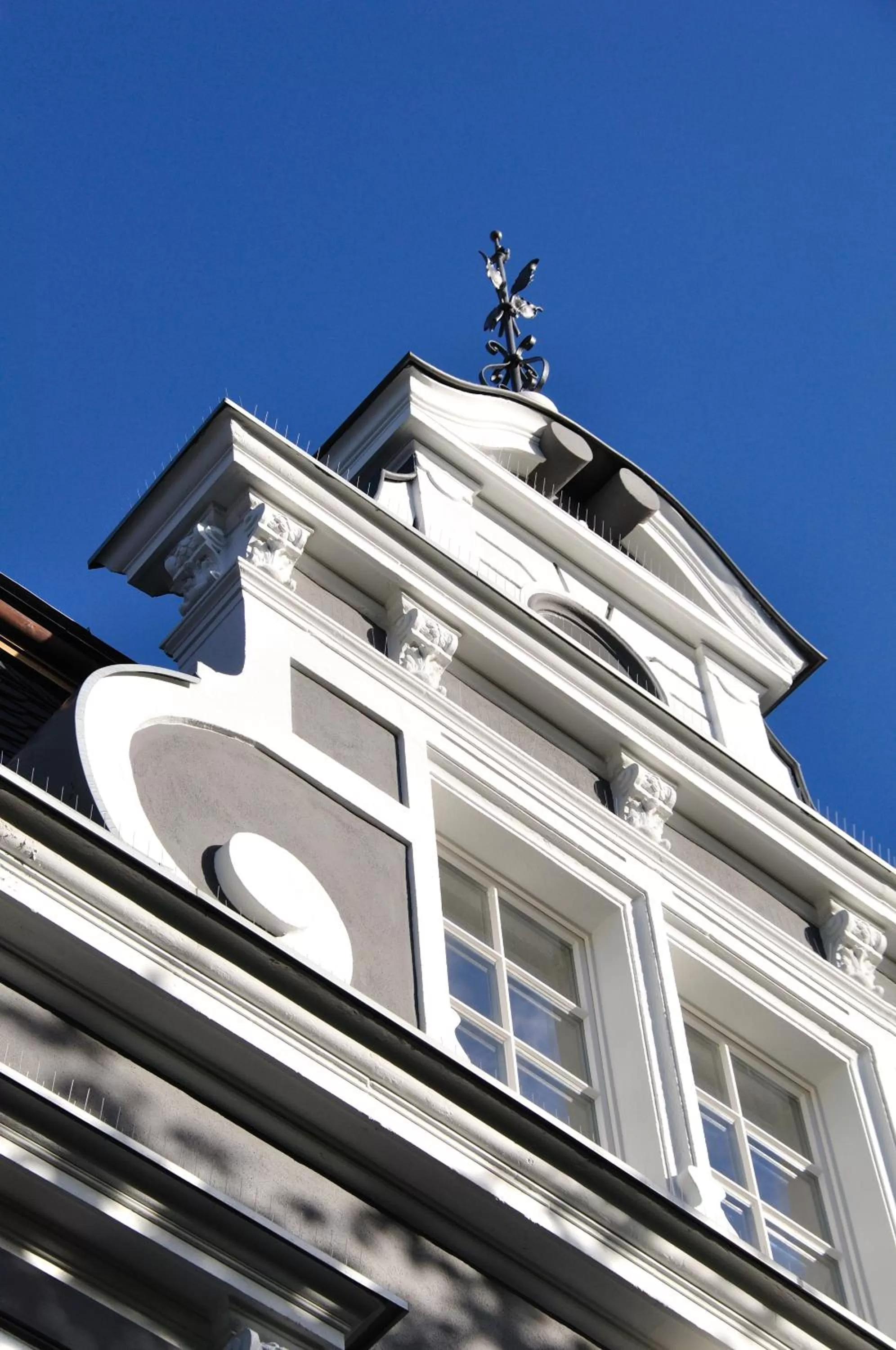 Facade/entrance in Six! Eat Work Sleep