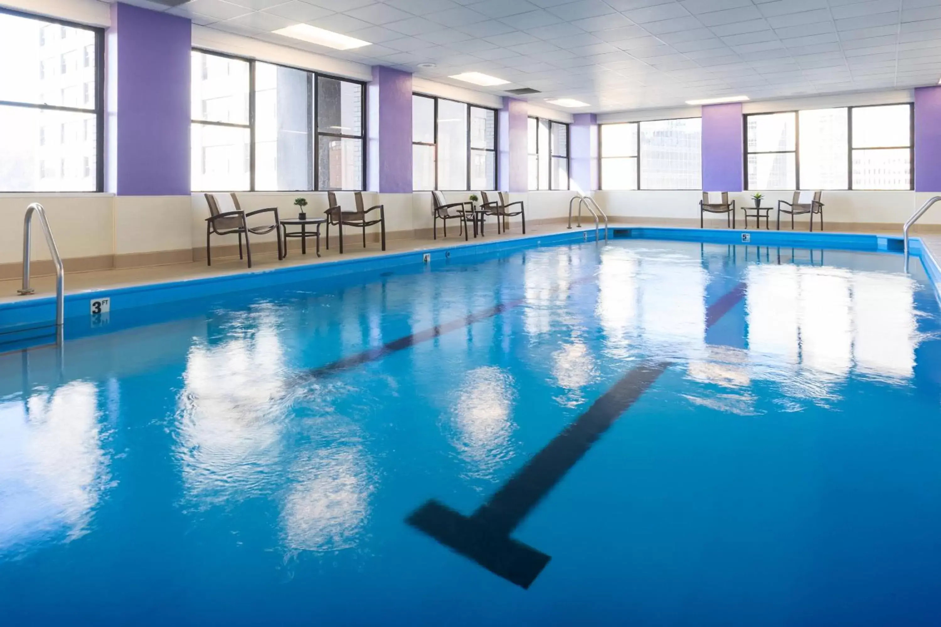 Swimming Pool in Pittsburgh Marriott City Center