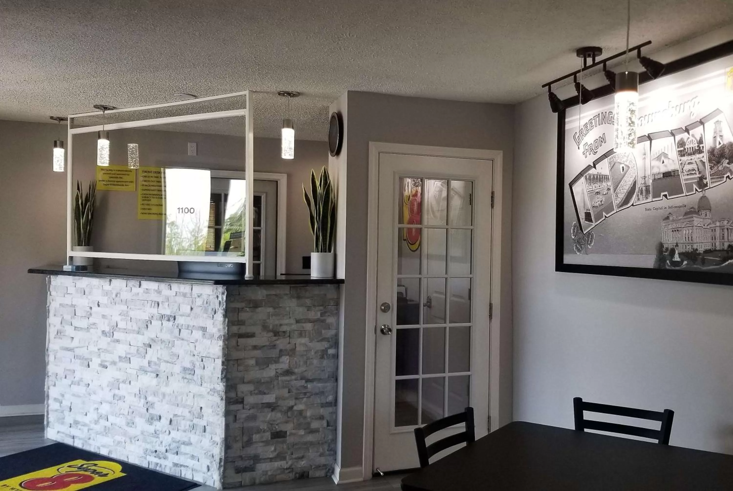 Super 8 by Wyndham Brownsburg