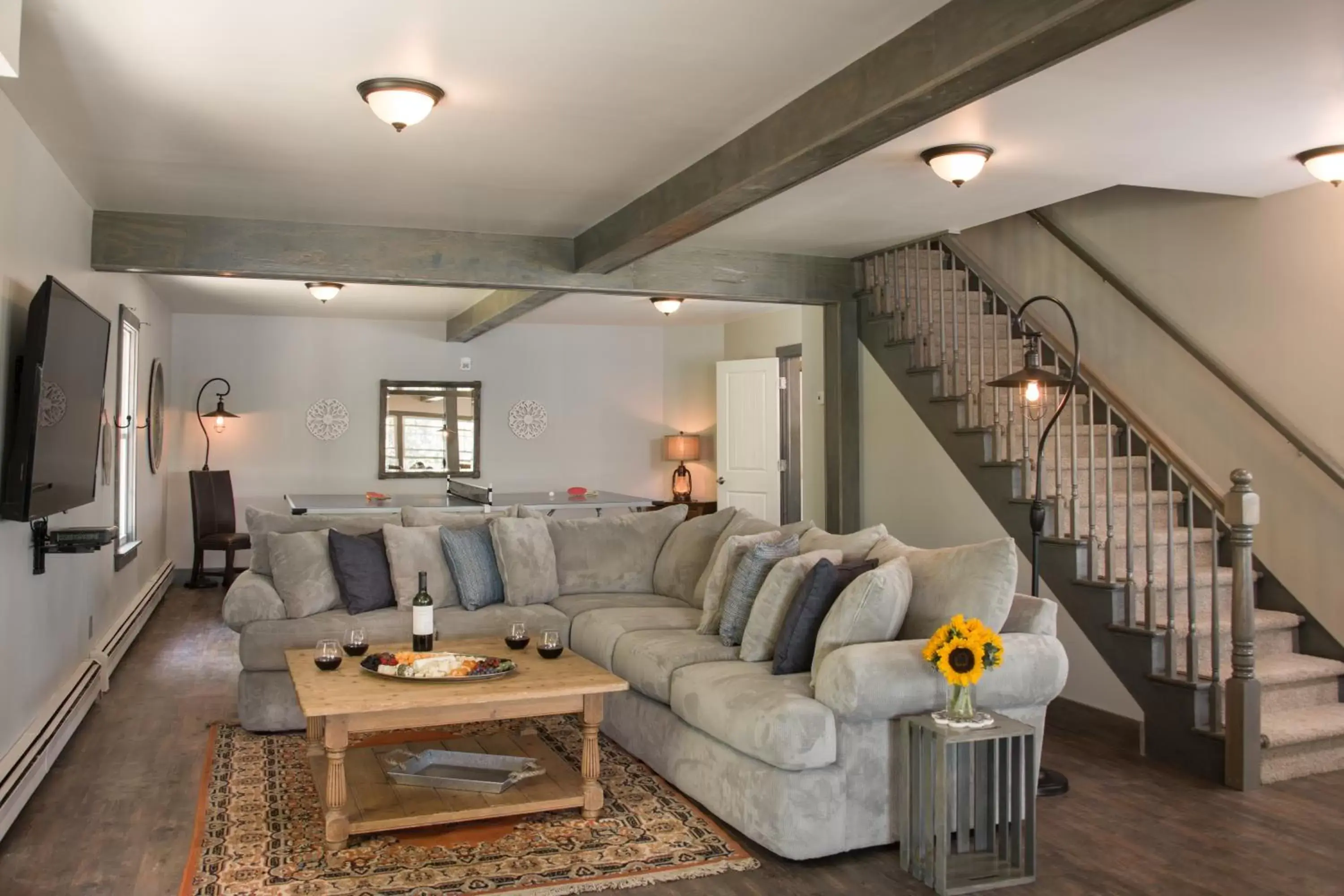 Seating Area in Lake Bomoseen Lodge