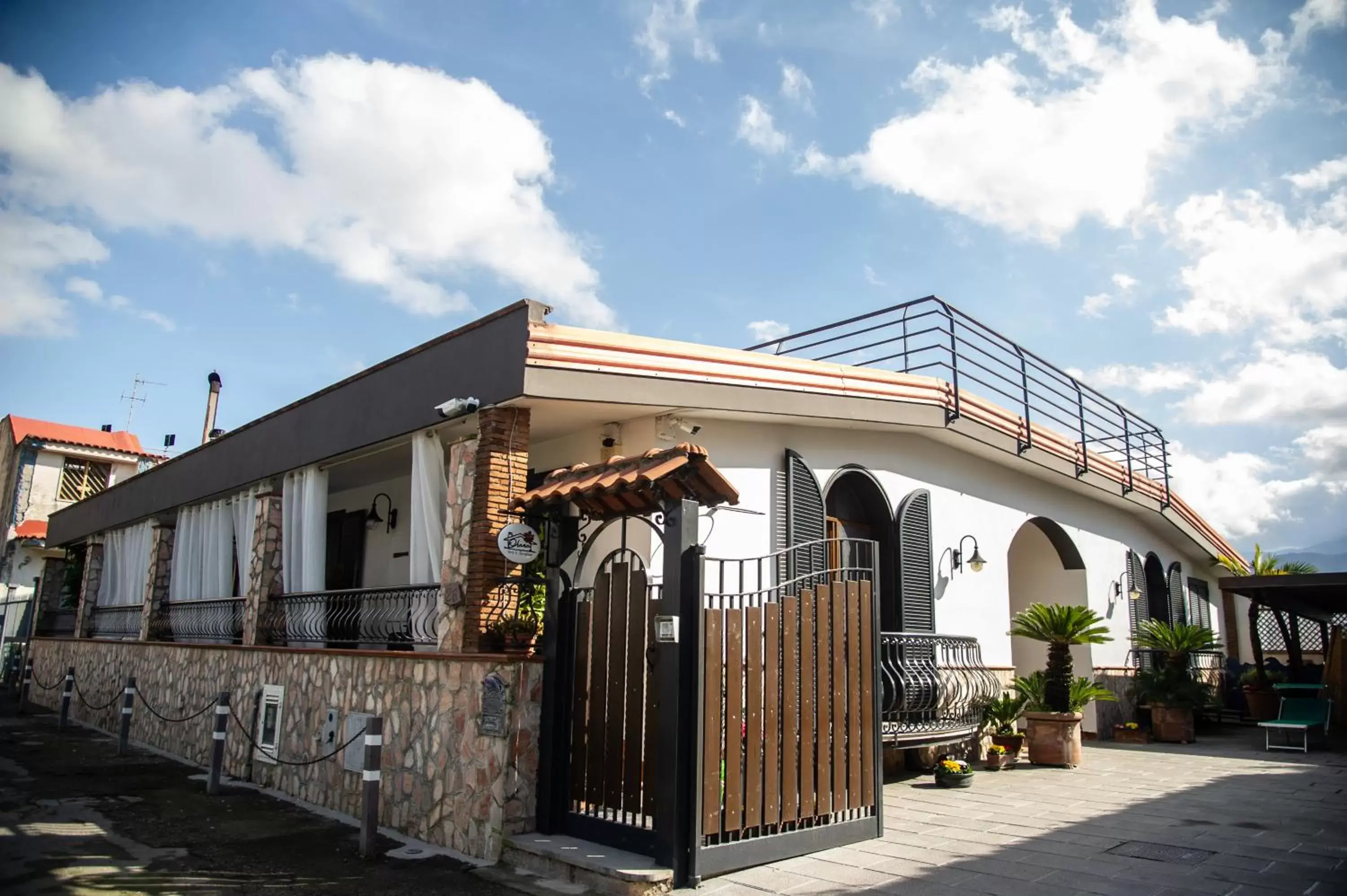 Facade/entrance, Property Building in Ohana Bed and Breakfast