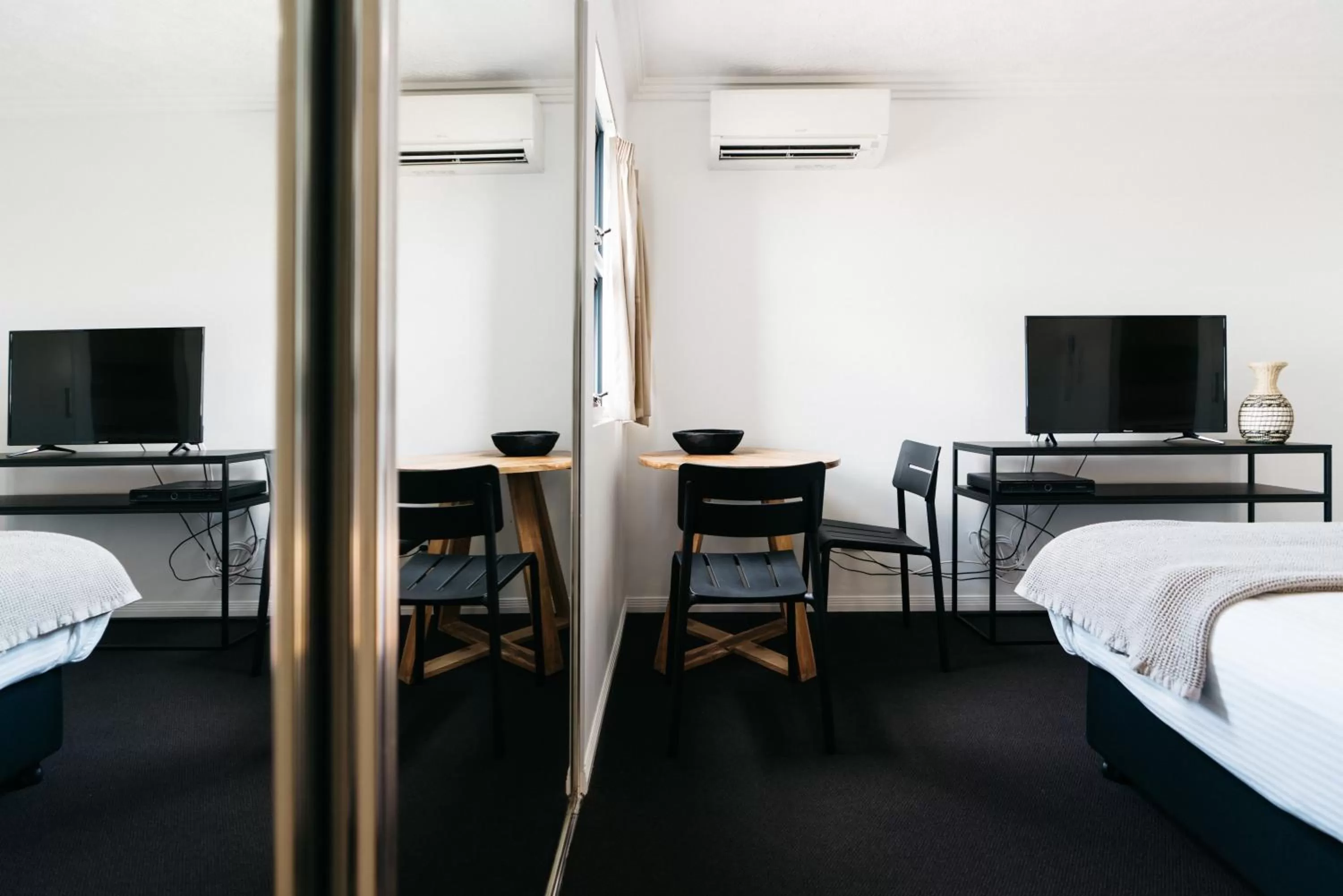 TV and multimedia, Bed in Gabba Central Apartments