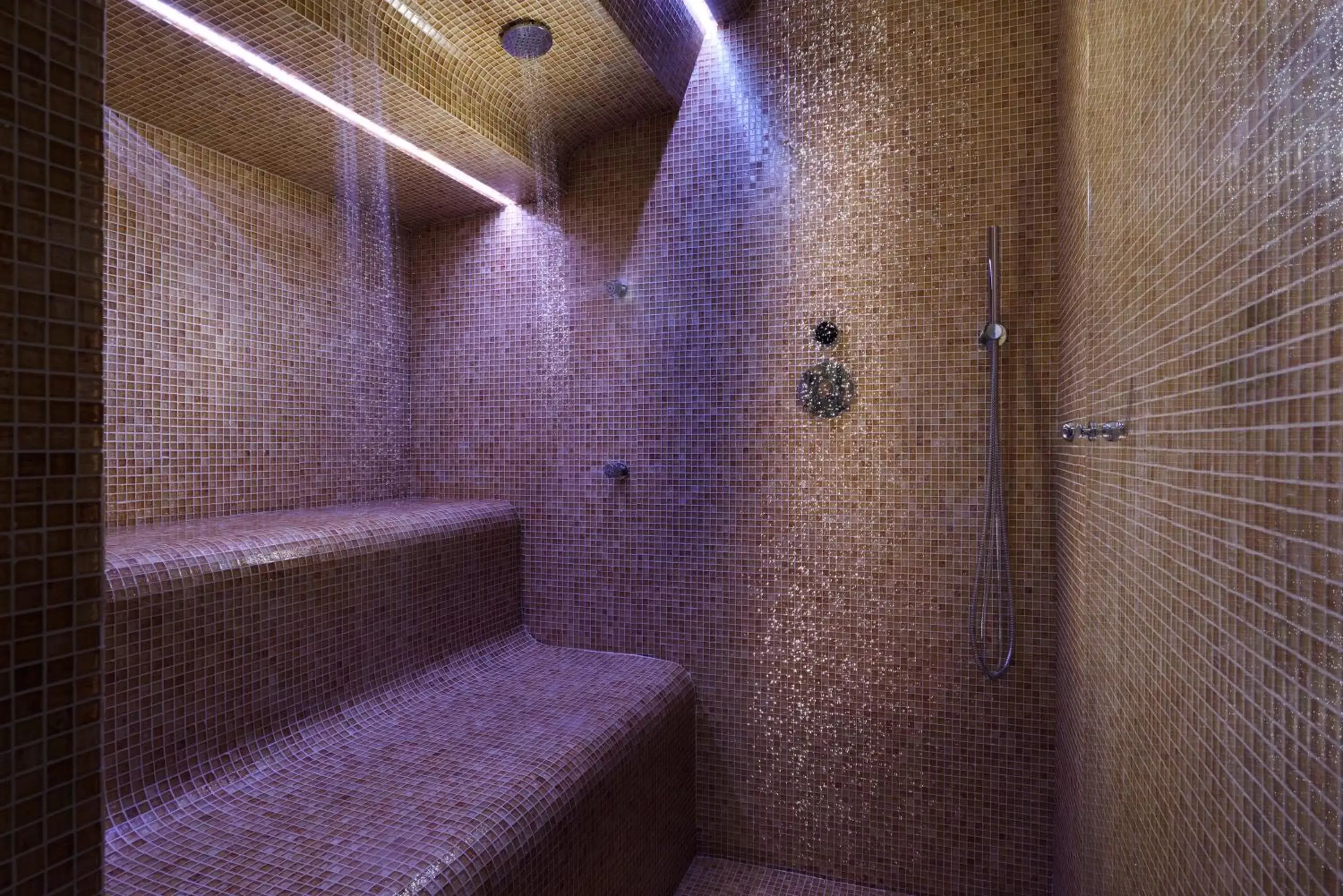 Bathroom in San Firenze Suites & Spa
