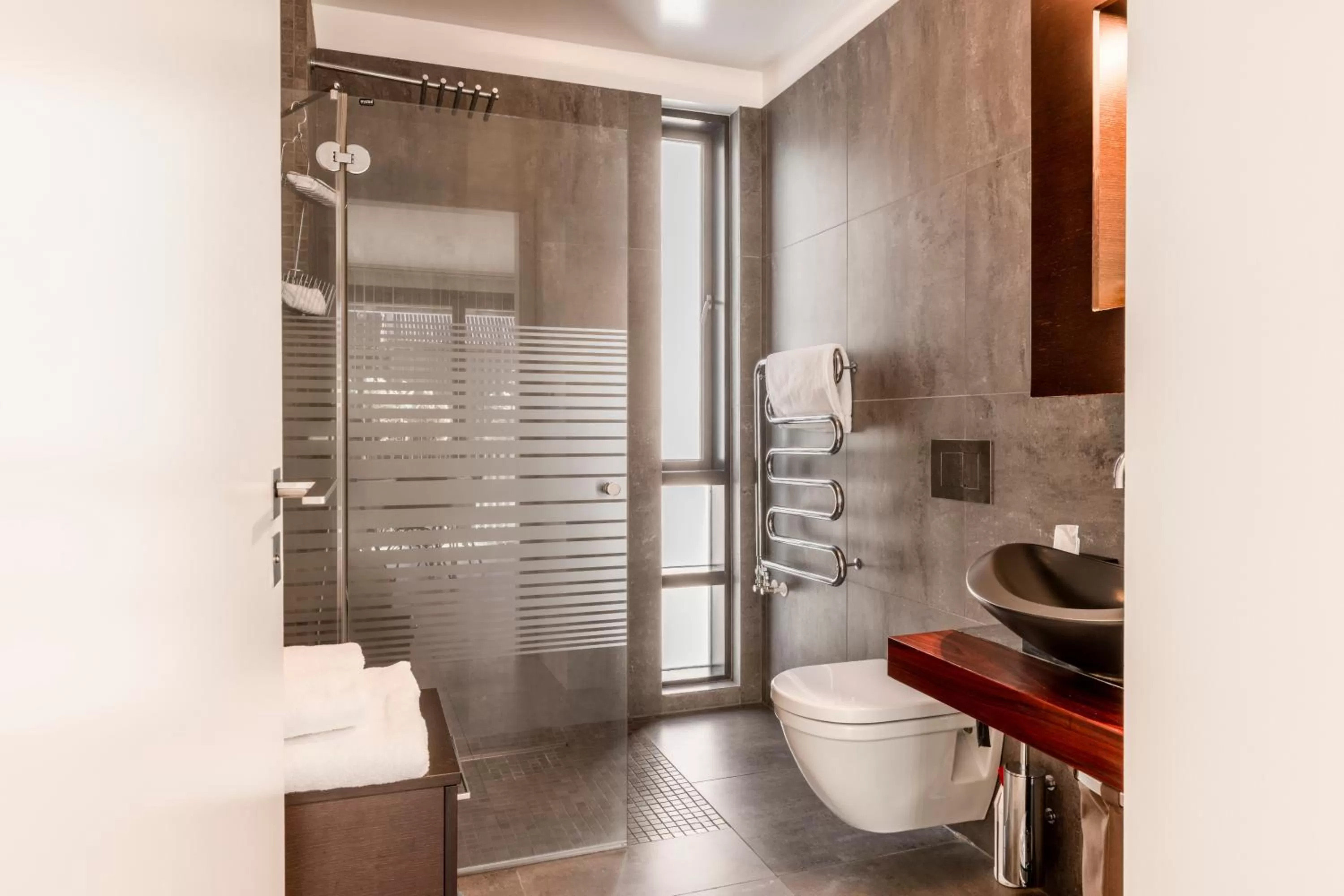 Bathroom in Black Pearl Apartment Hotel