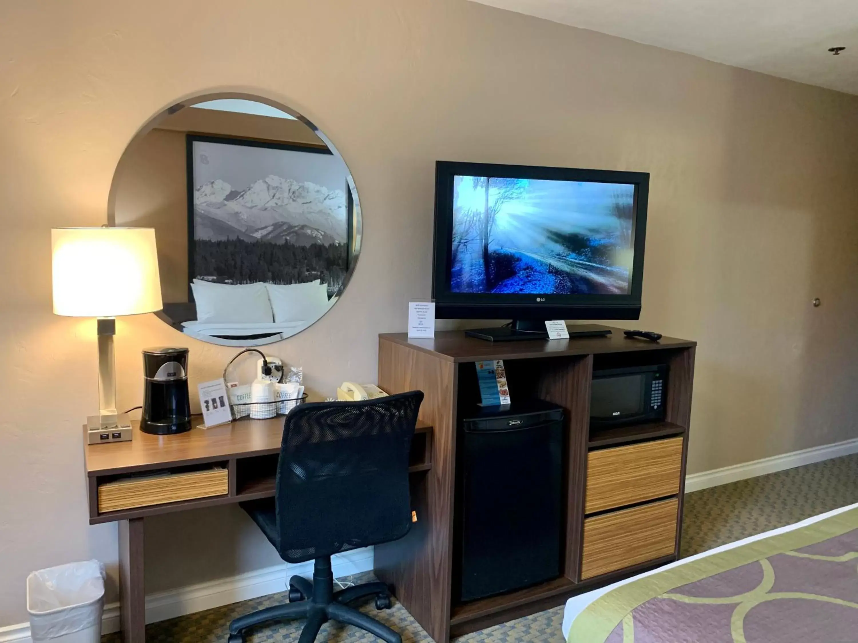 TV and multimedia, TV/Entertainment Center in Super 8 by Wyndham Port Angeles at Olympic National Park