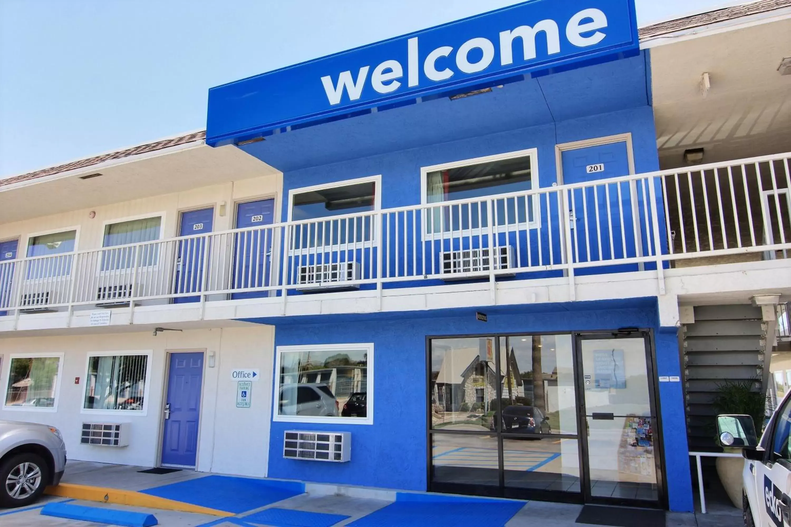 Facade/entrance, Property Building in Motel 6-Corpus Christi, TX - East - North Padre Island