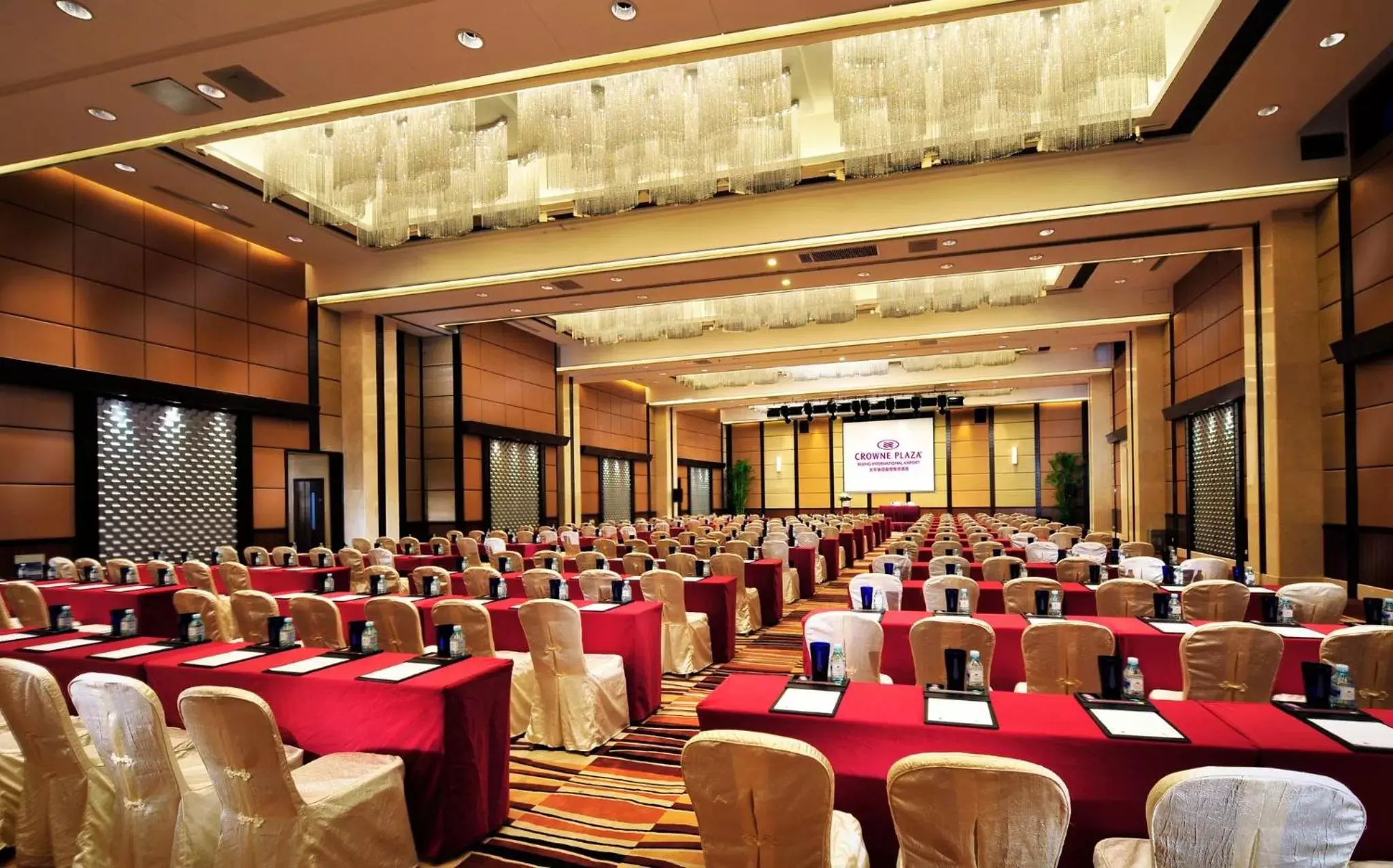 Meeting/conference room, Banquet Facilities in Crowne Plaza Beijing International Airport, an IHG Hotel