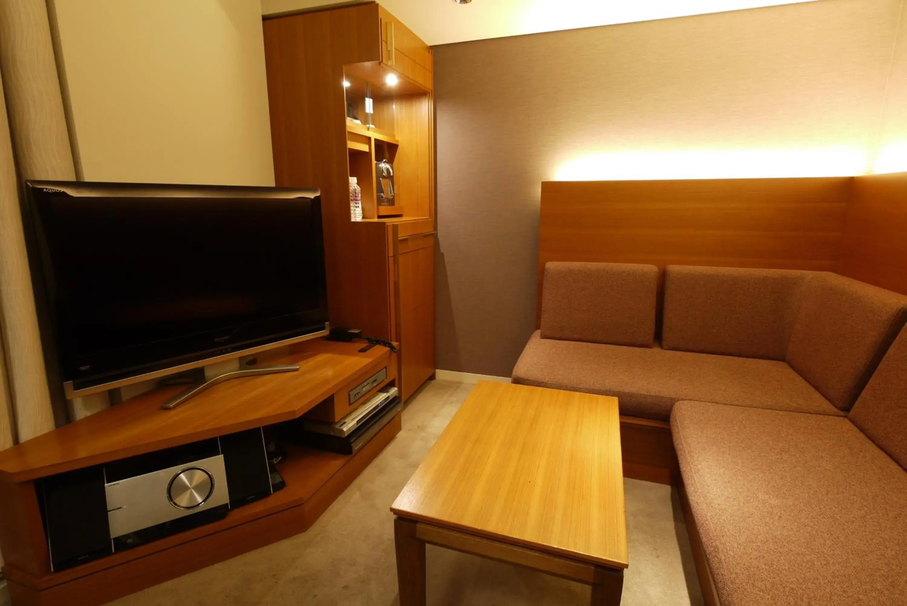 Living room, TV/Entertainment Center in Shibuya Granbell Hotel