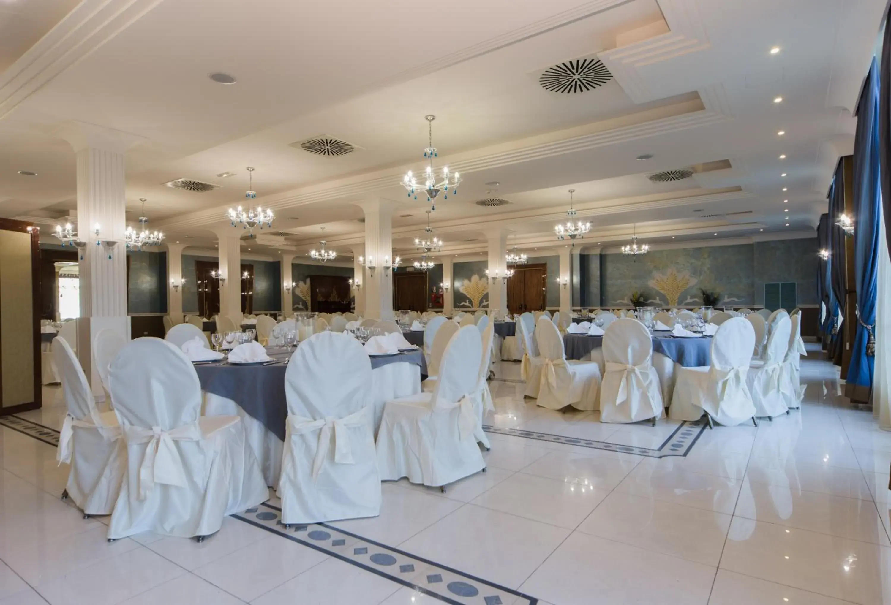 Restaurant/places to eat, Banquet Facilities in Zanhotel Centergross
