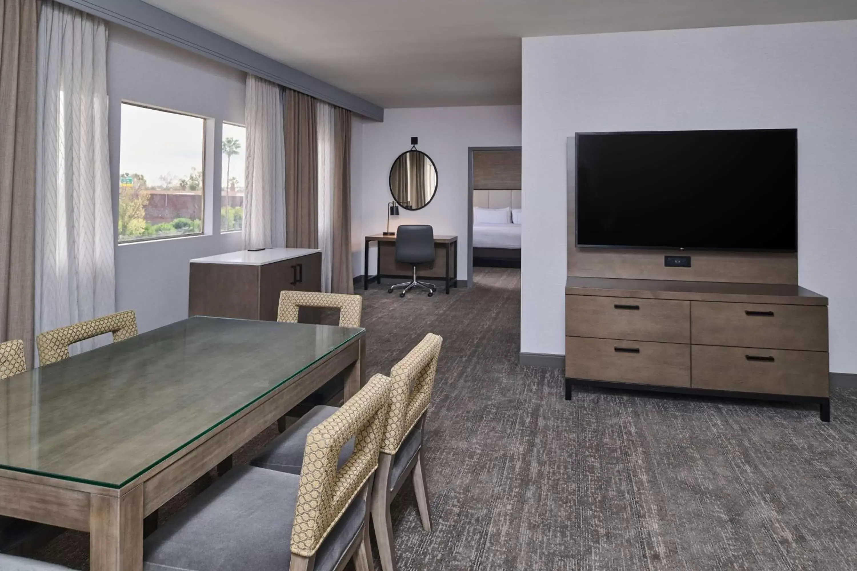 Bedroom, TV/Entertainment Center in Doubletree by Hilton Buena Park