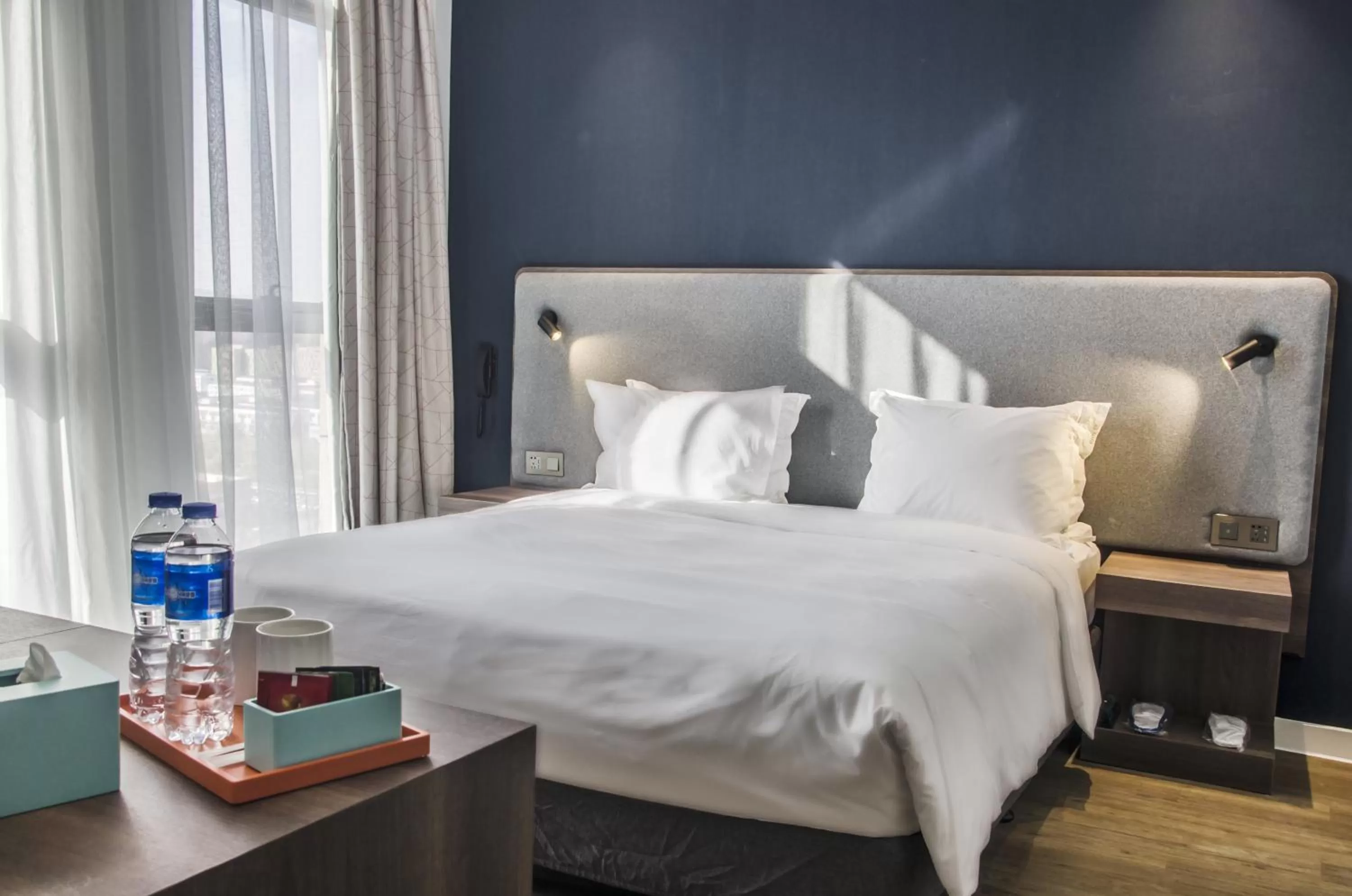 Photo of the whole room, Bed in Holiday Inn Express Nanjing Dongshan, an IHG Hotel