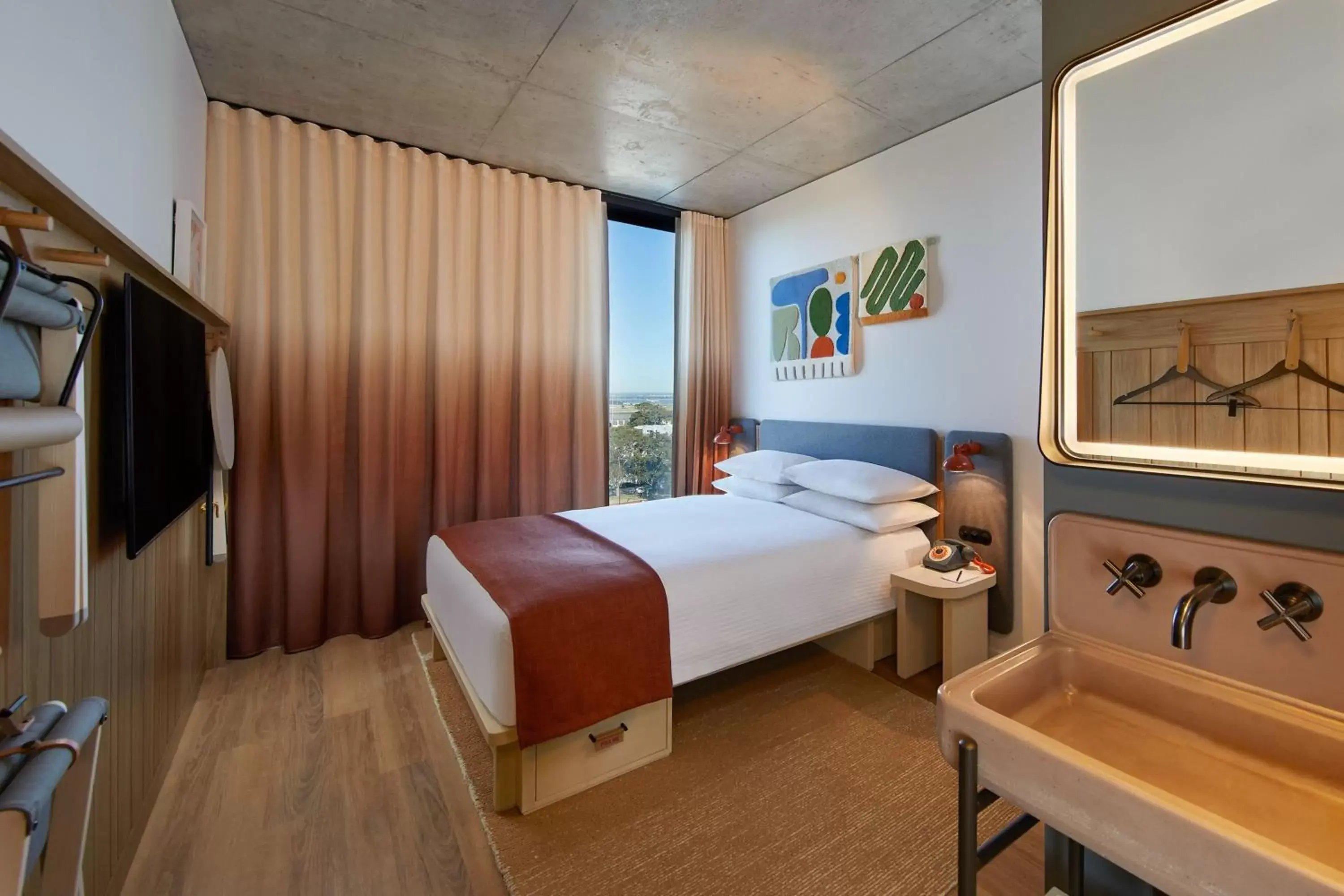 Photo of the whole room, Bed in Moxy Sydney Airport