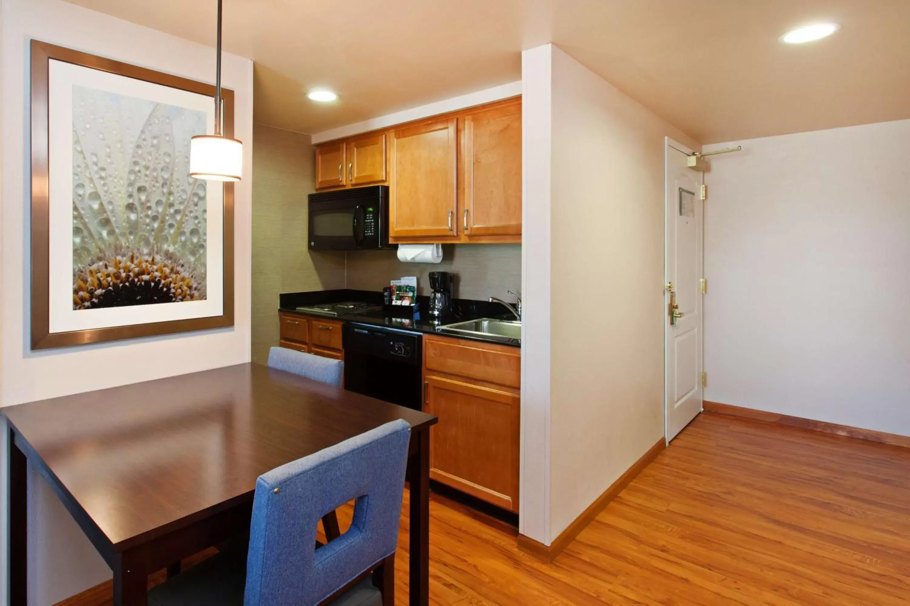 Kitchen or kitchenette, Kitchen/Kitchenette in Homewood Suites by Hilton Fairfield-Napa Valley Area