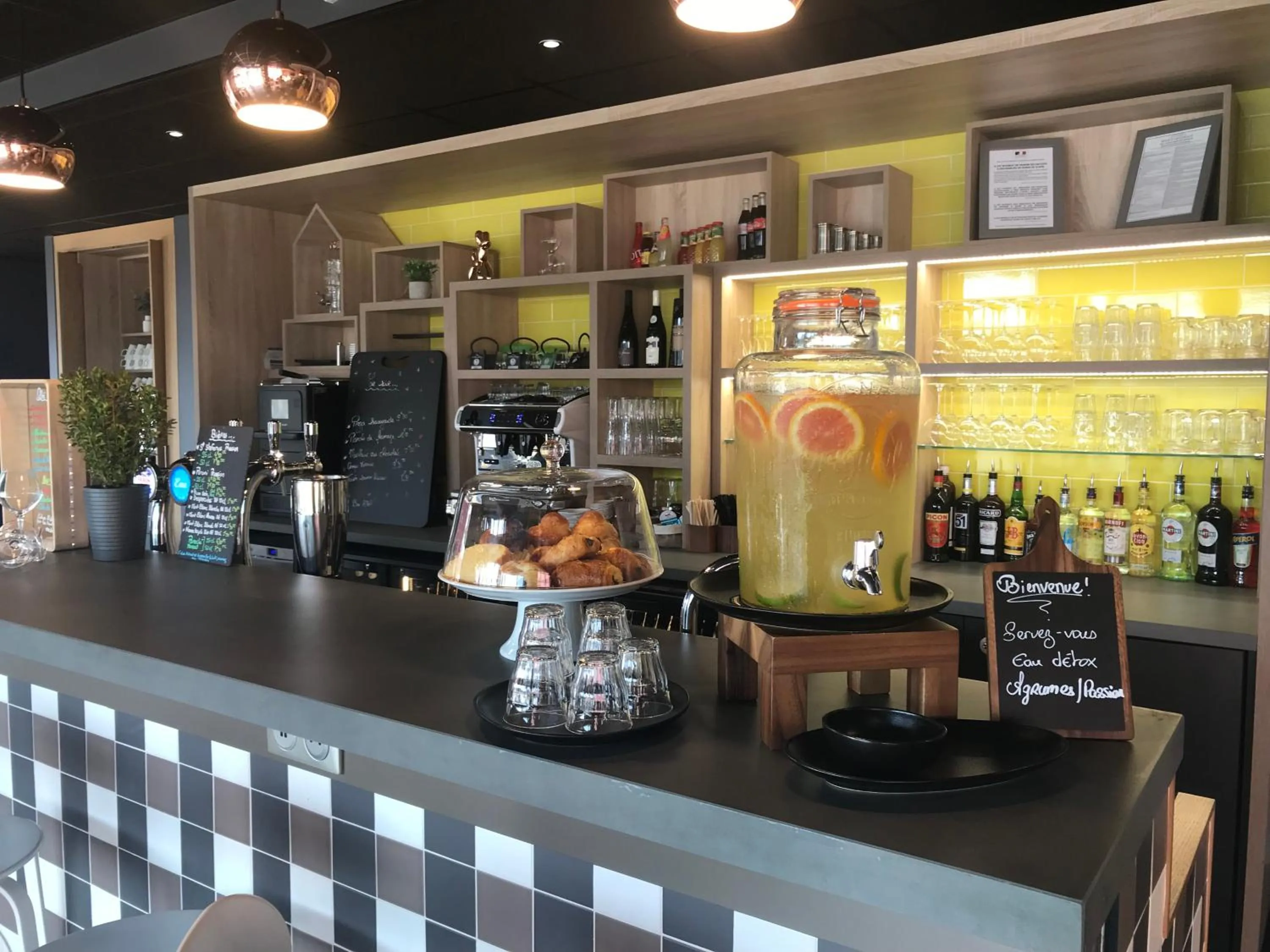 Lounge or bar in Campanile Annemasse Est Findrol CHAL