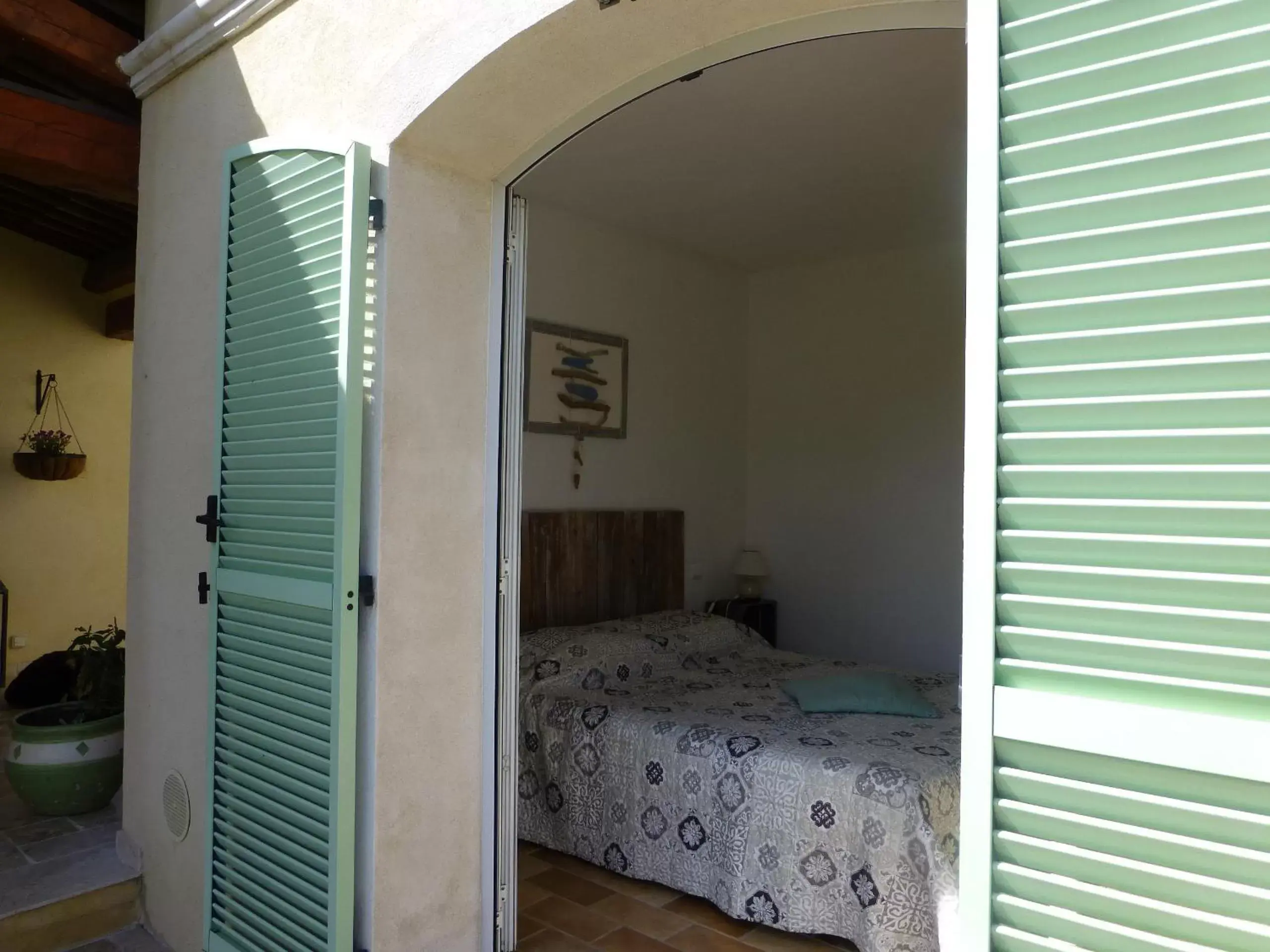 Bed in Chambre d'hôtes "La Bastide des Eucalyptus"