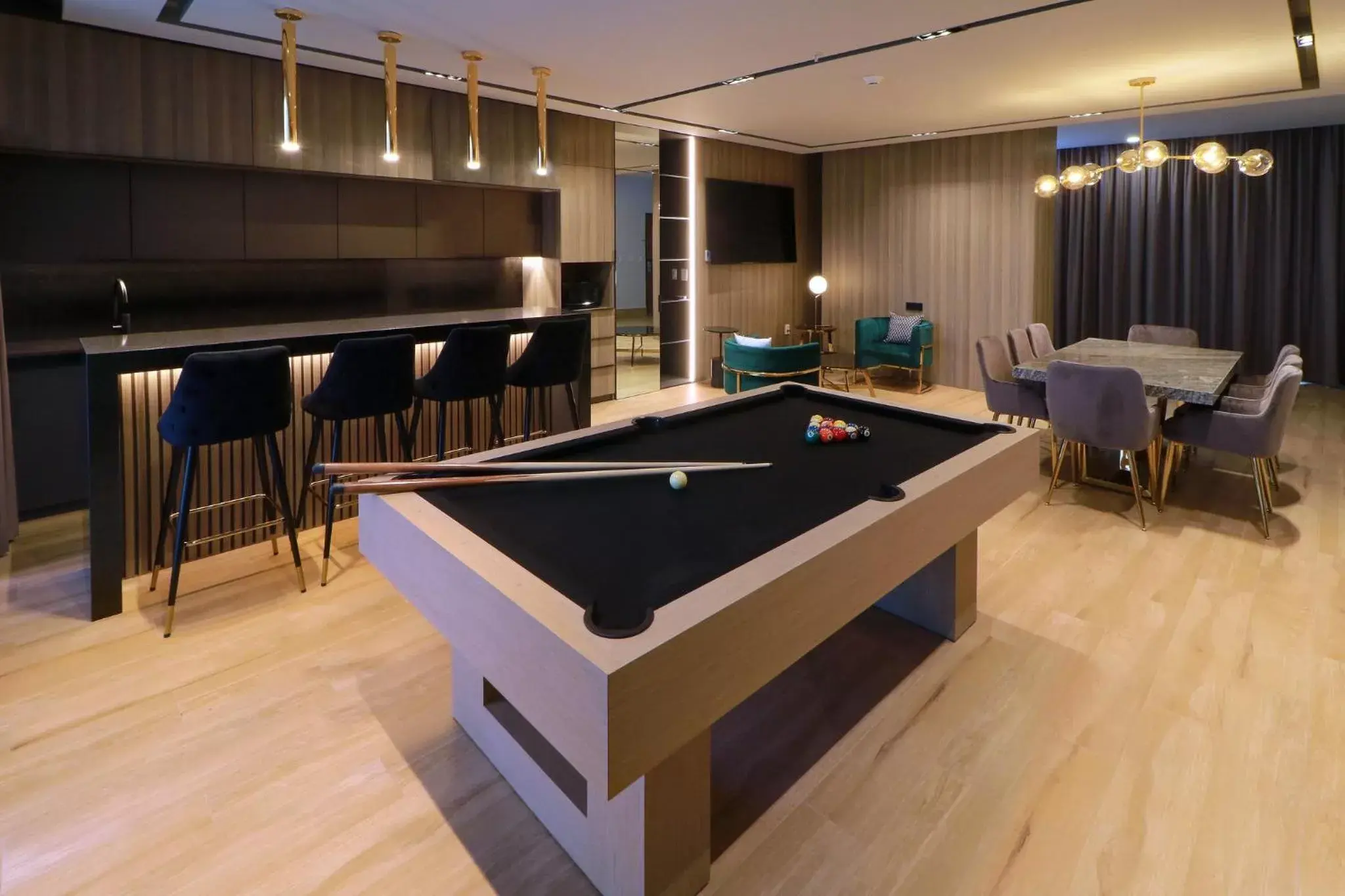 Bedroom, Billiards in Holiday Inn & Suites - Mexico Felipe Angeles Airport, an IHG Hotel