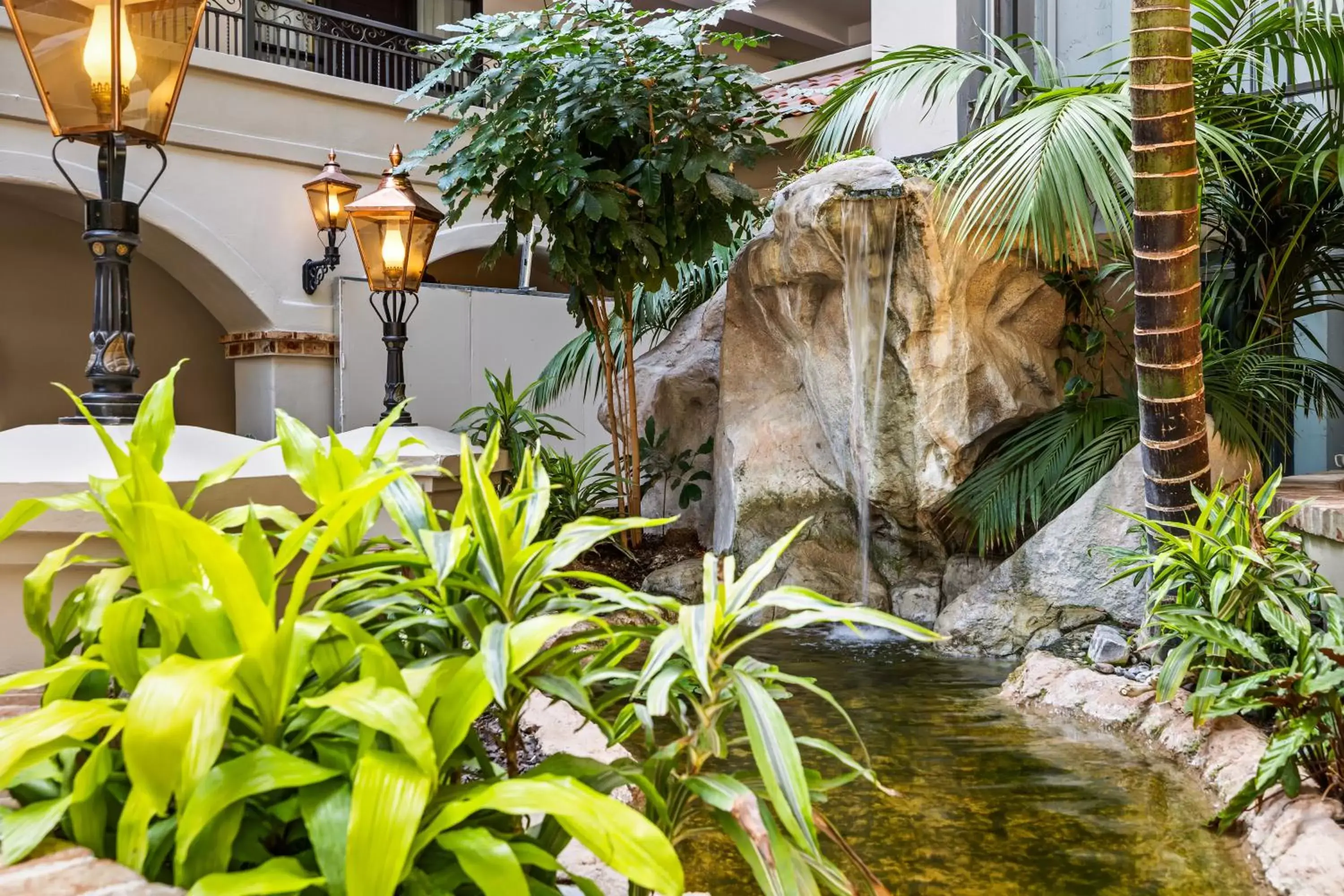 Lobby or reception in Embassy Suites by Hilton Los Angeles International Airport South