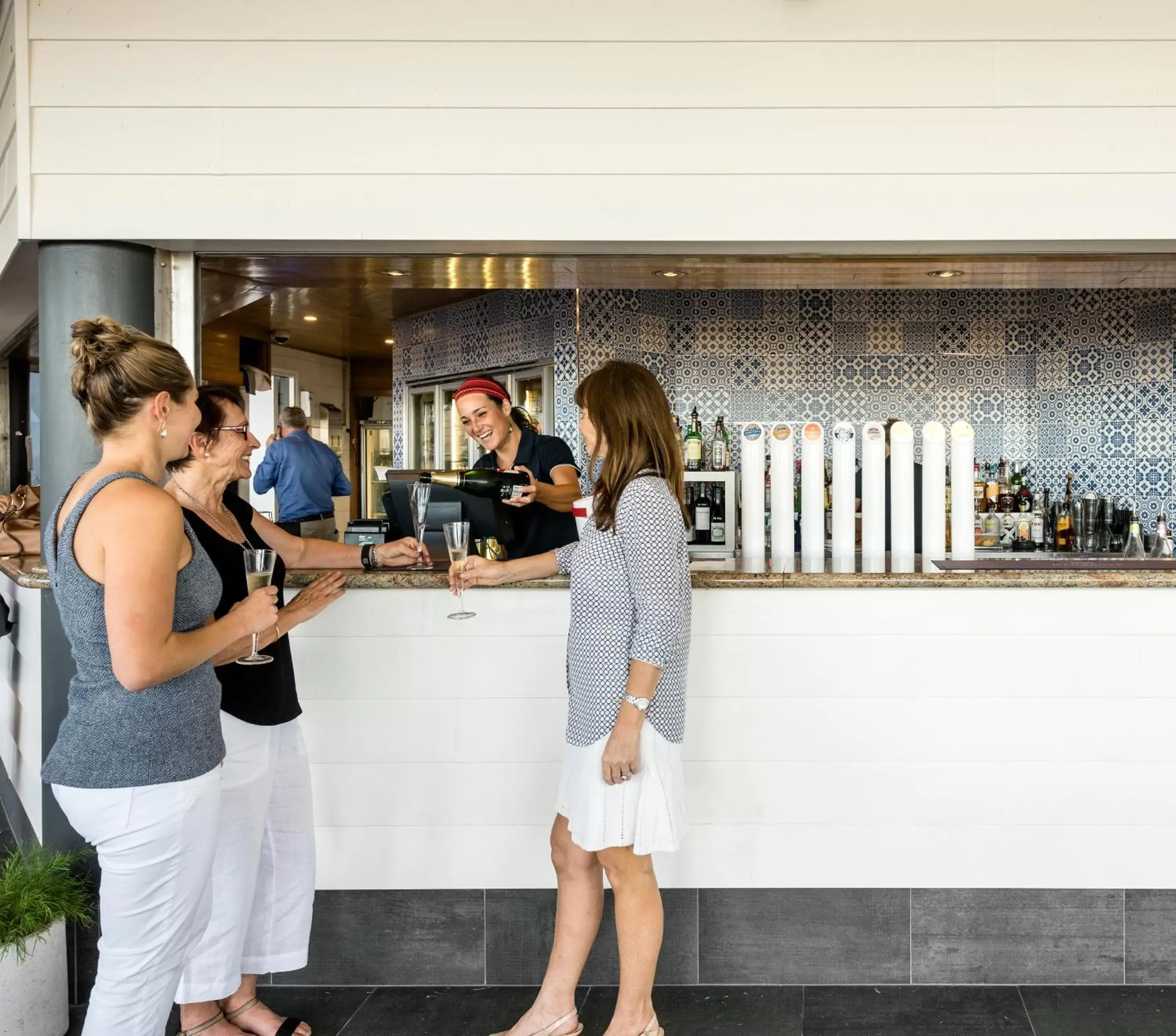 Lounge or bar, Guests in Mangrove Hotel