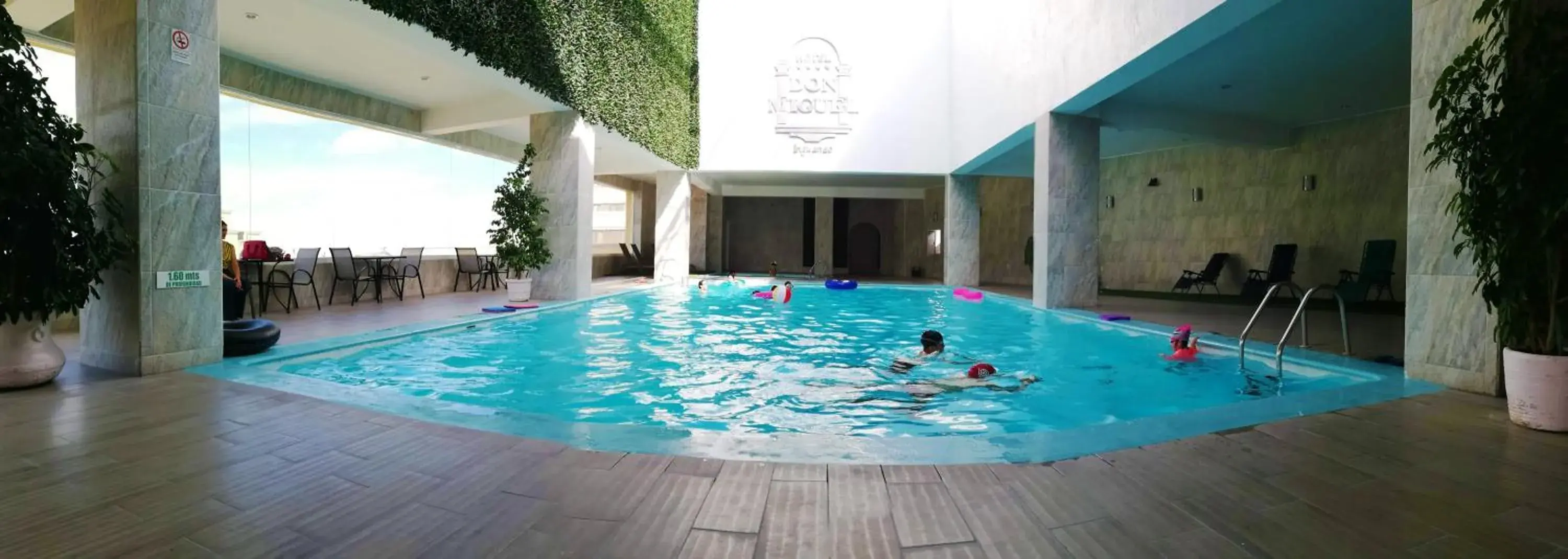 Swimming Pool in Don Miguel