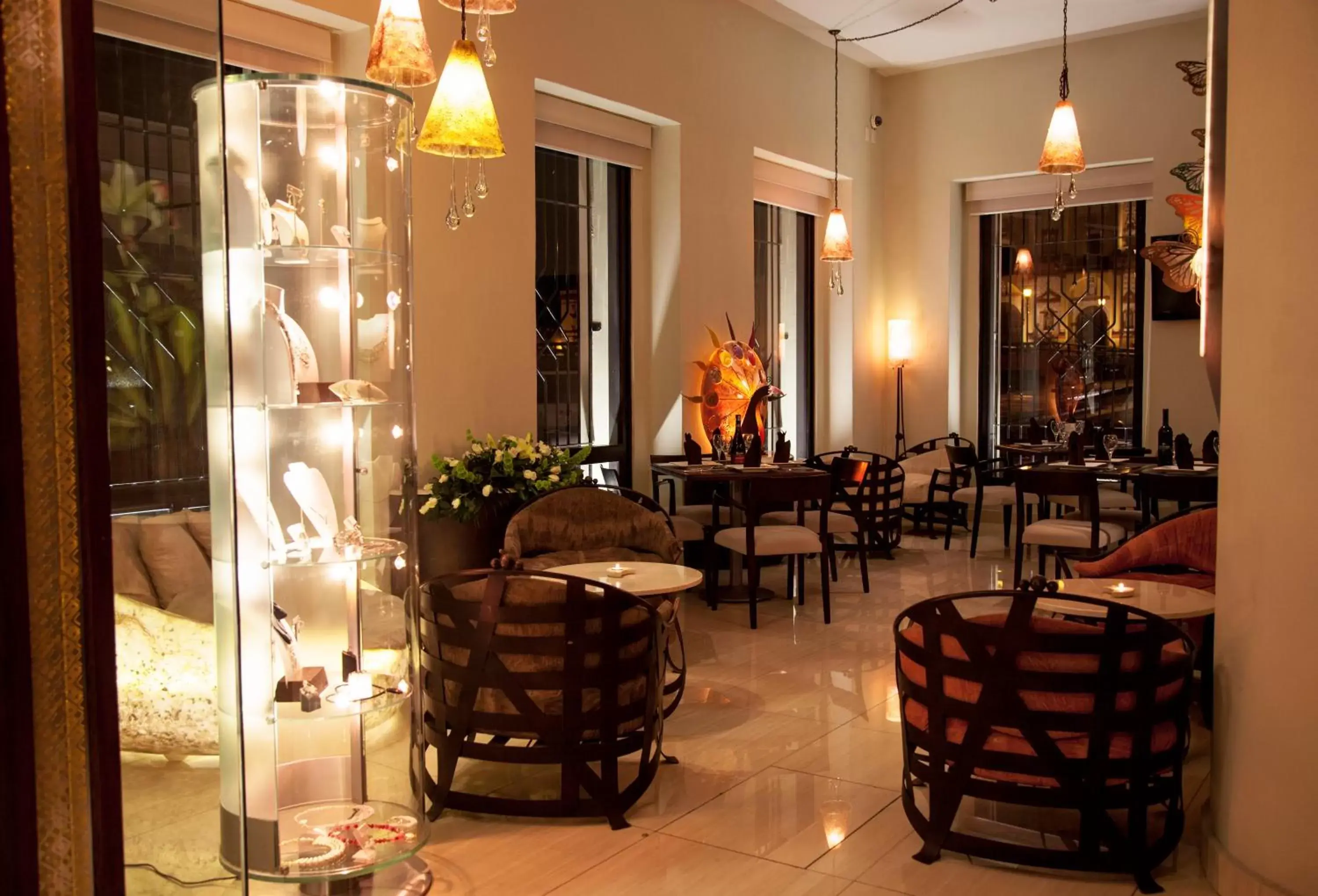 Restaurant/Places to Eat in Plaza Gallery Hotel Boutique