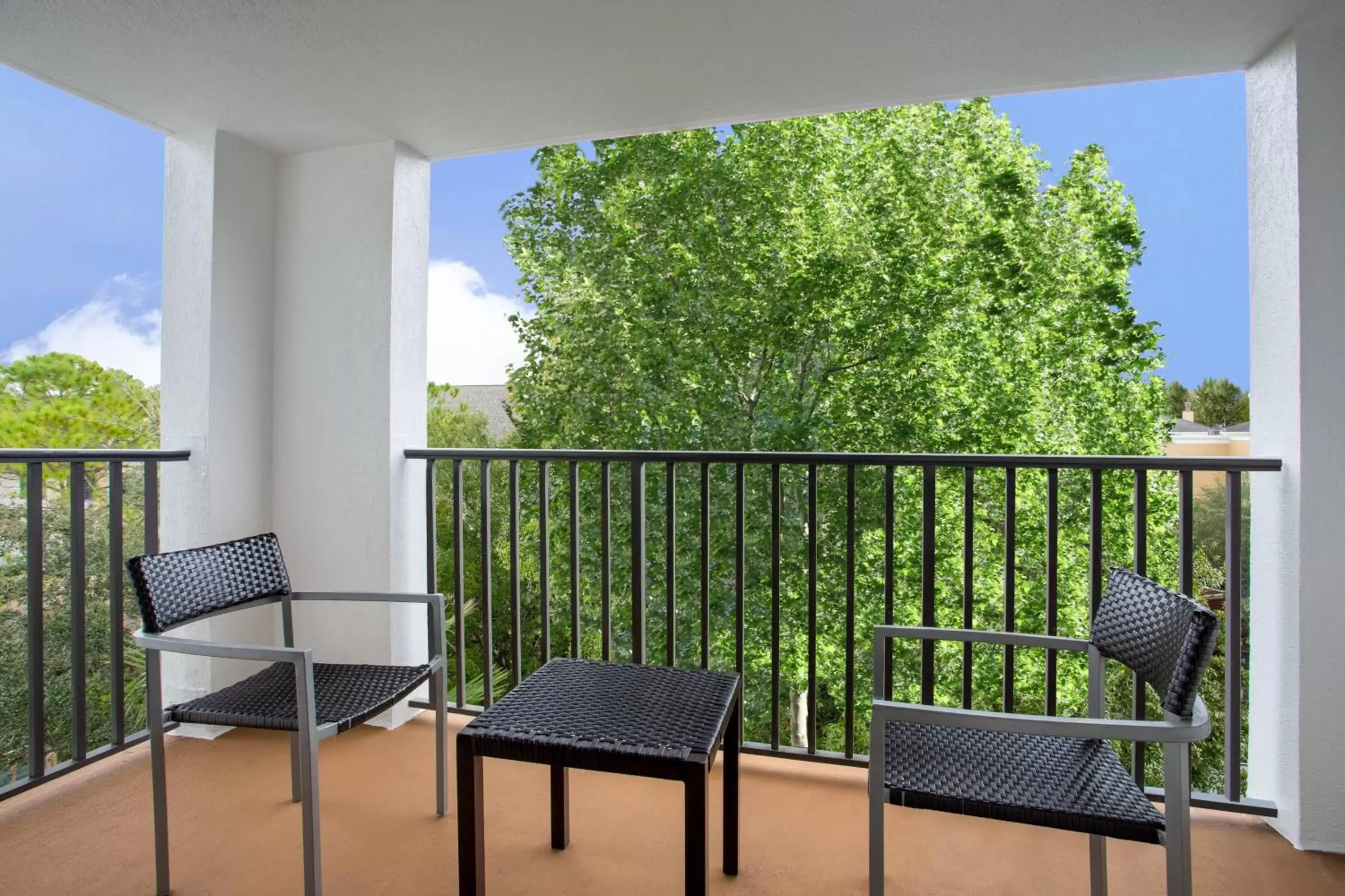 Photo of the whole room, Balcony/Terrace in Courtyard Orlando Altamonte Springs Maitland