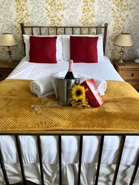 Bed in The Black Swan Hotel