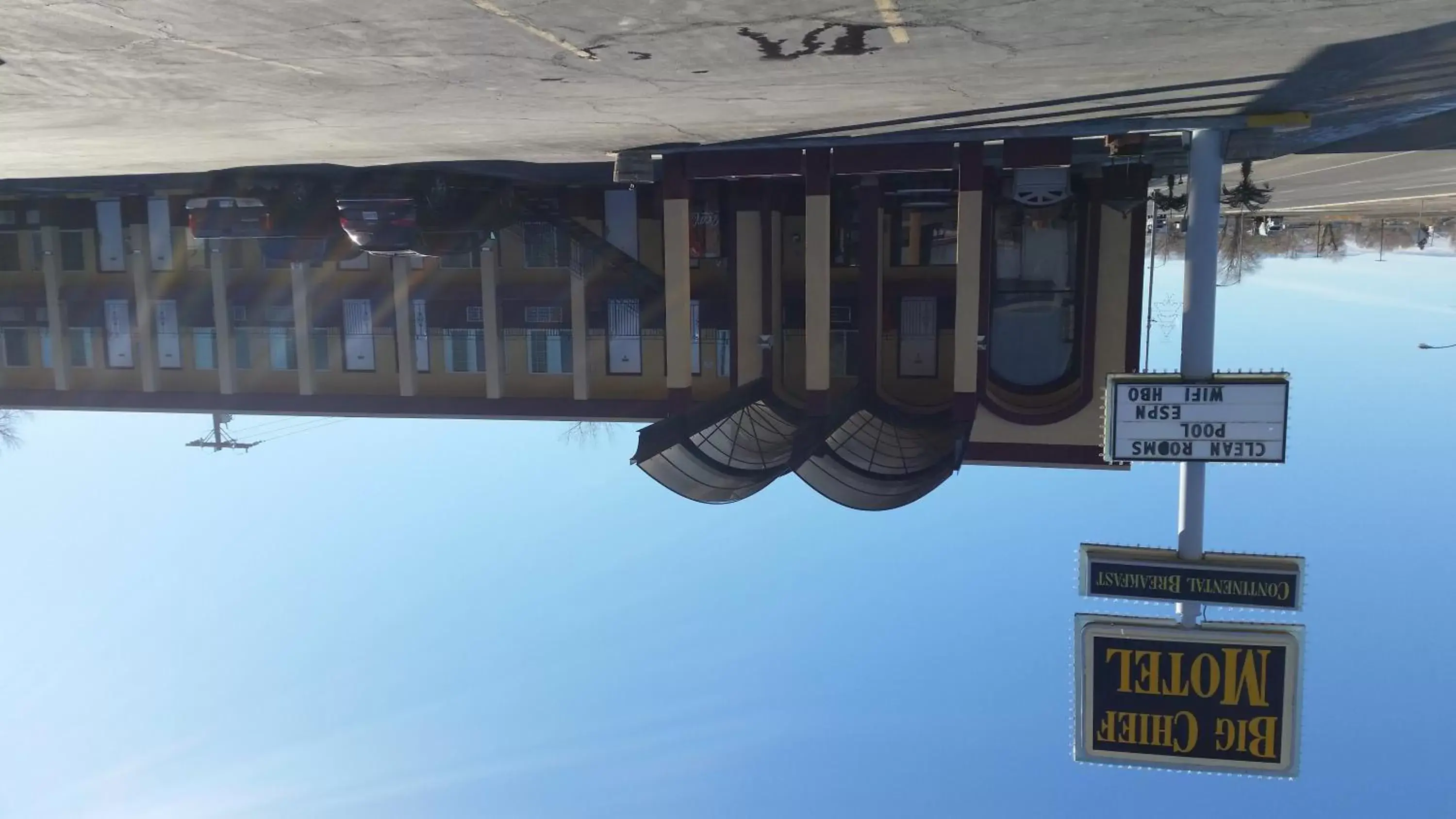 Facade/entrance in Big Chief Motel