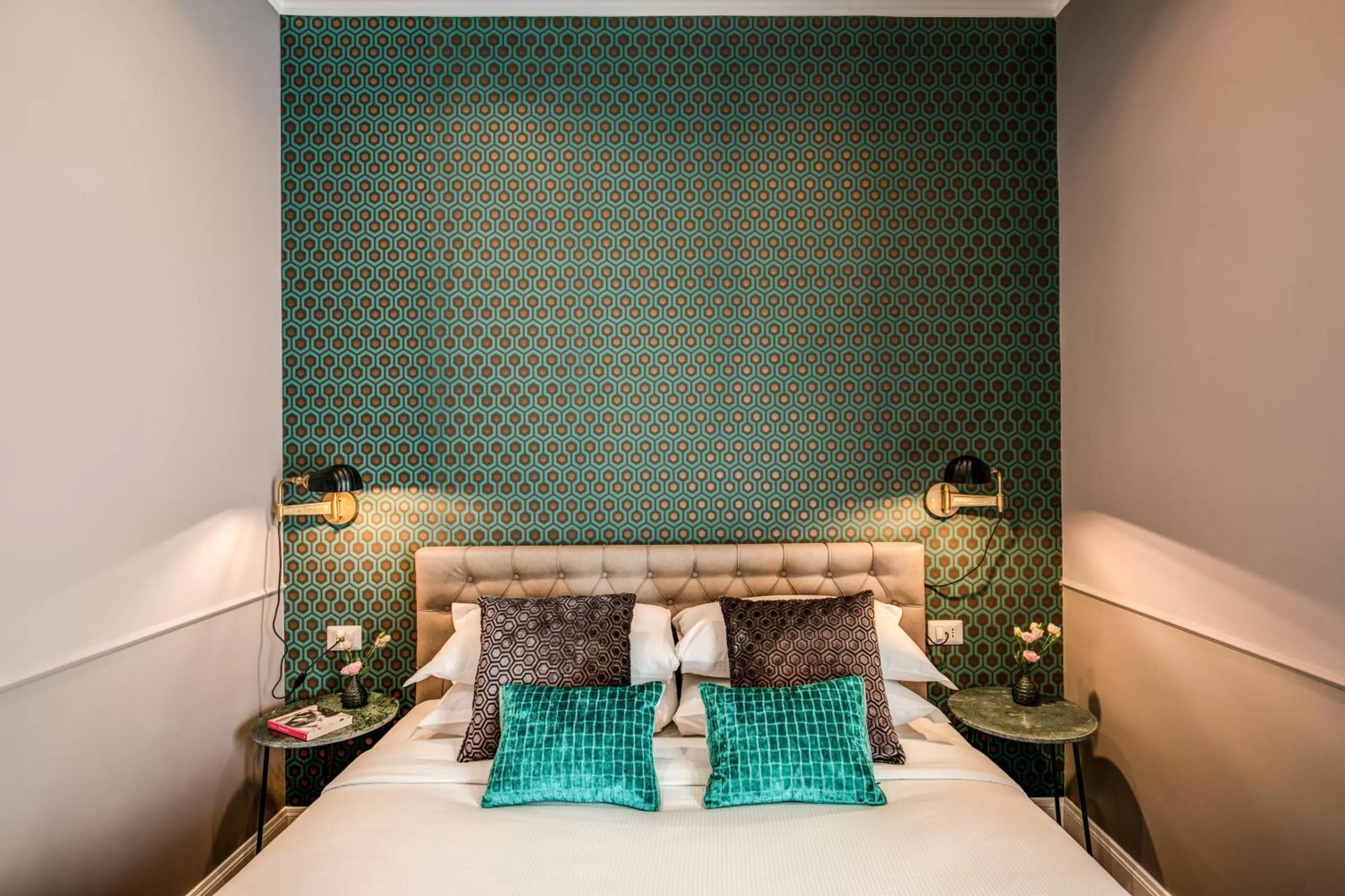 Bed in Tree Charme Parliament Boutique Hotel