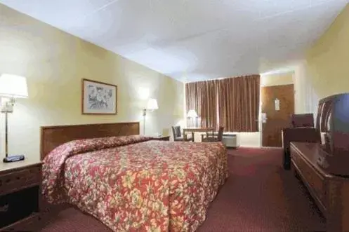 Photo of the whole room, Bed in Americas Best Value Inn & Suites Greenville