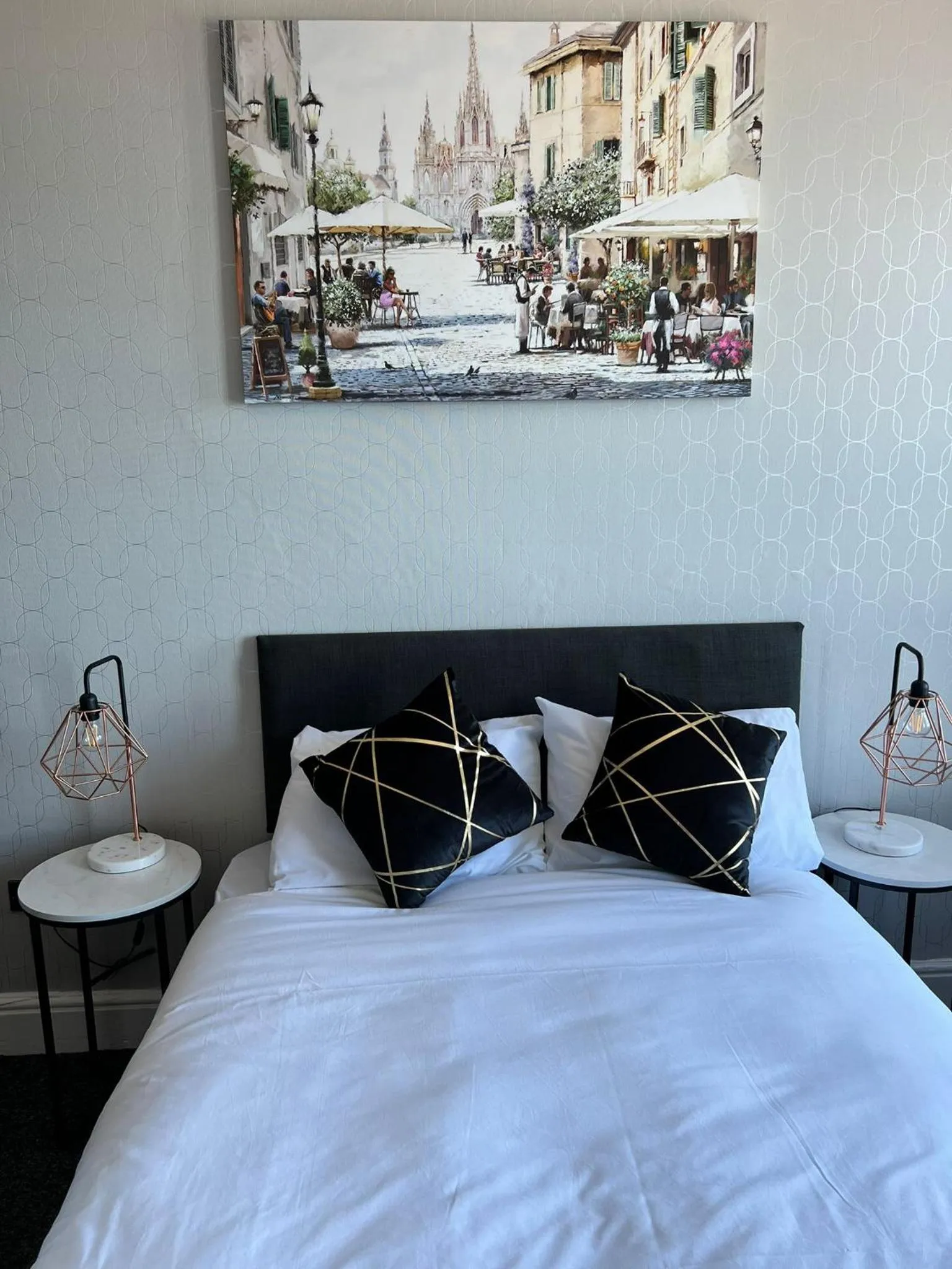 Bedroom in OYO Marine Parade Hotel, Eastbourne Pier