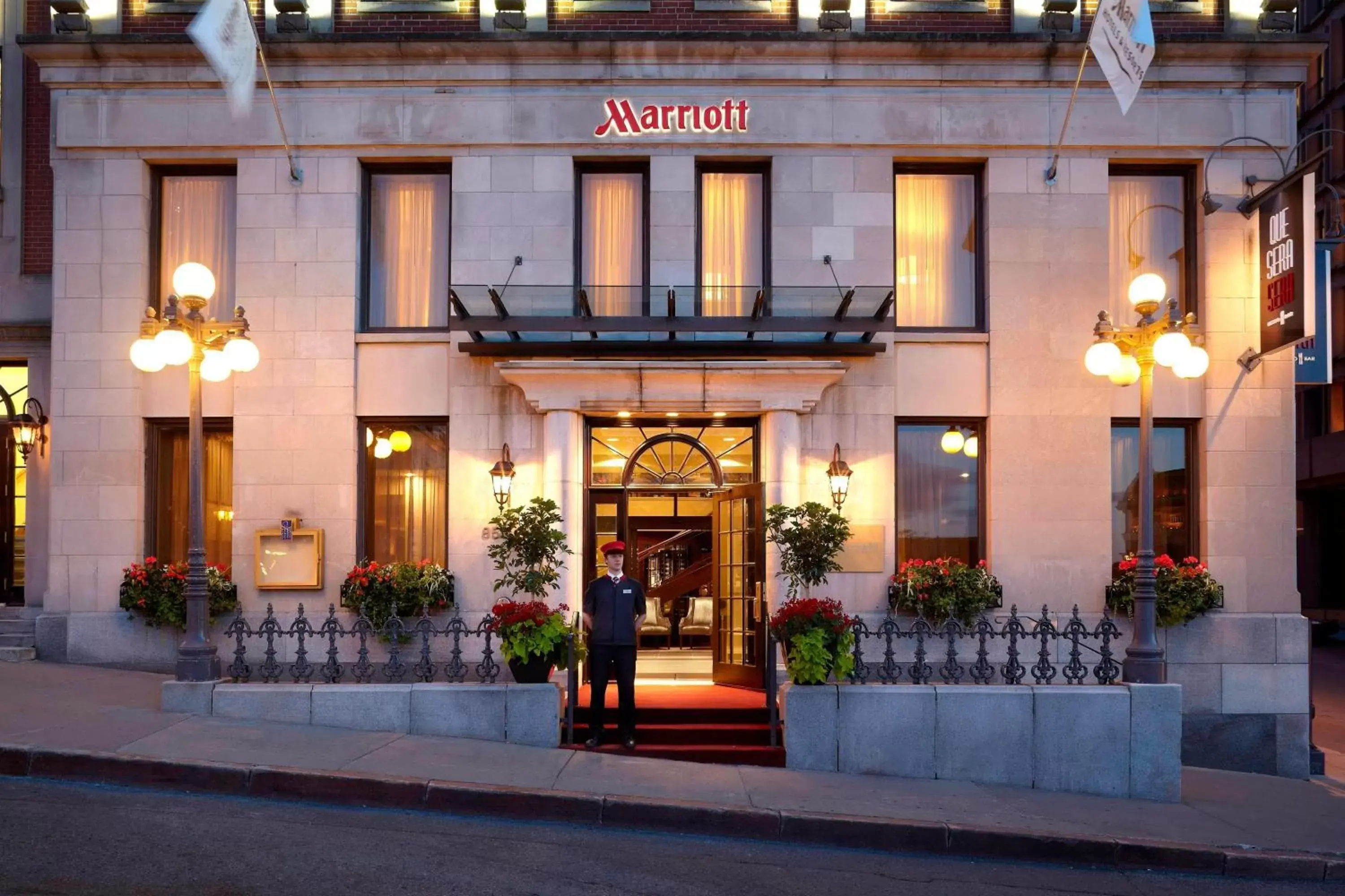 Property building in Marriott Quebec City Downtown