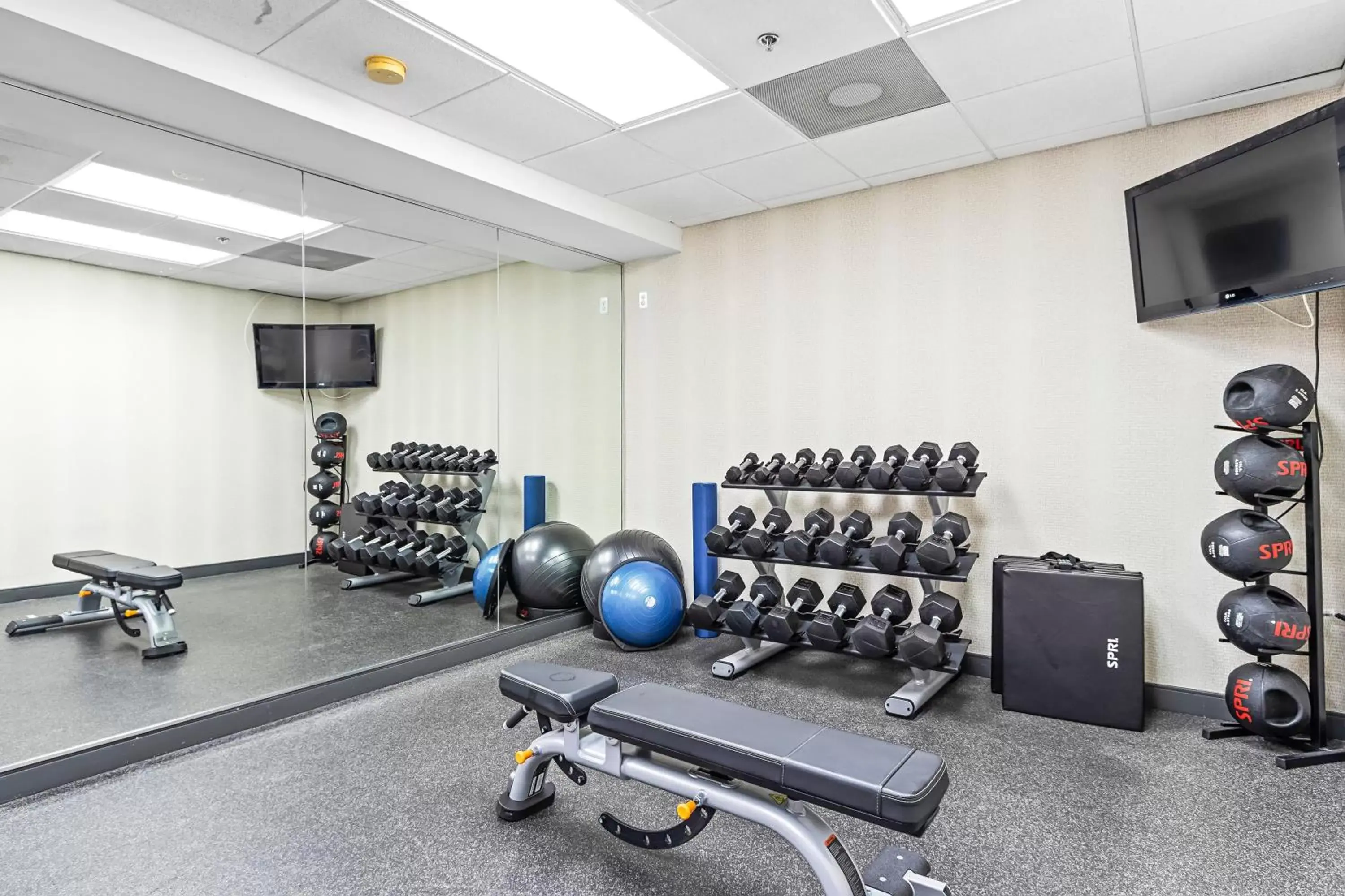 Fitness centre/facilities in Holiday Inn - St. Petersburg West by IHG Fitness centre/facilities in Holiday Inn - St. Petersburg West by IHG