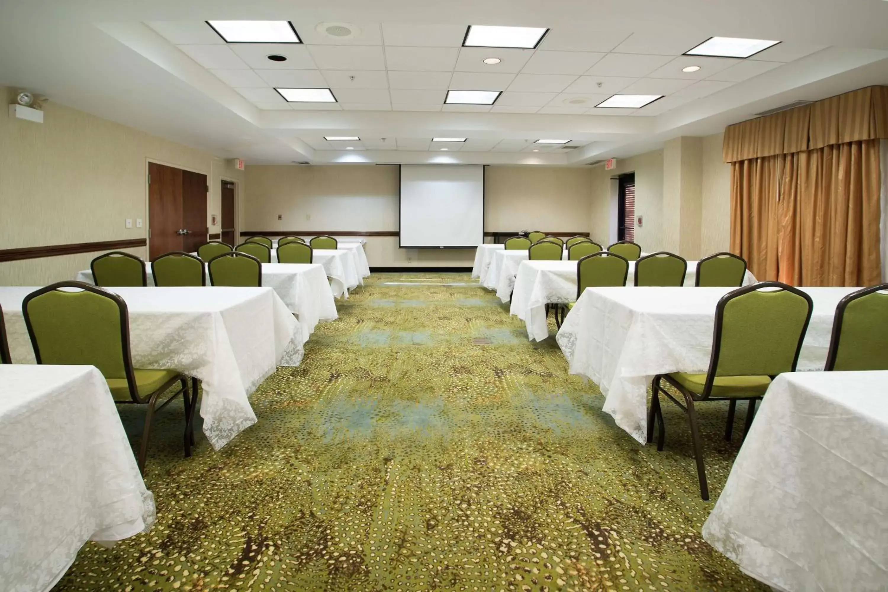 Meeting/conference room in Hampton Inn Linden