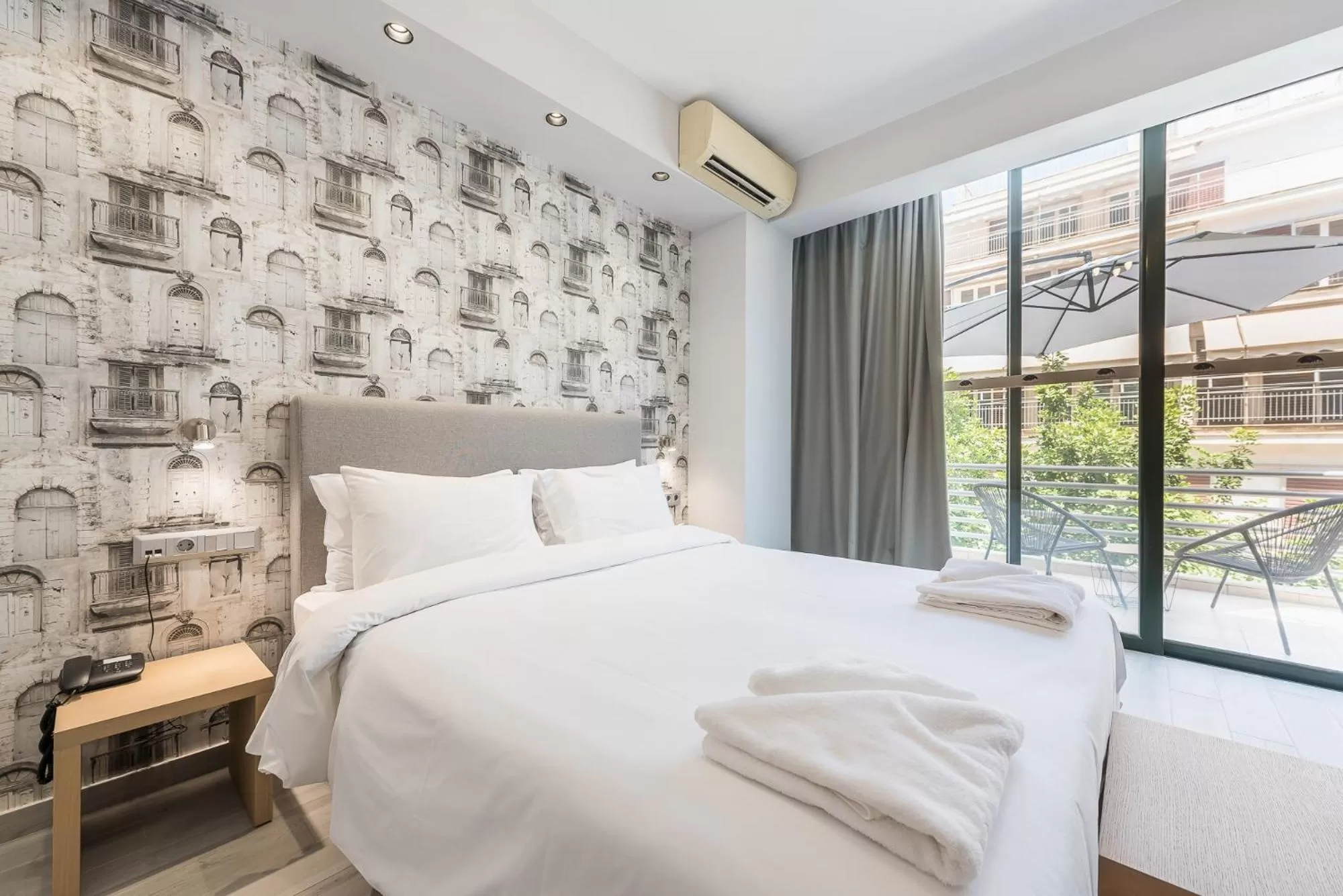 Photo of the whole room, Bed in Athens Lights