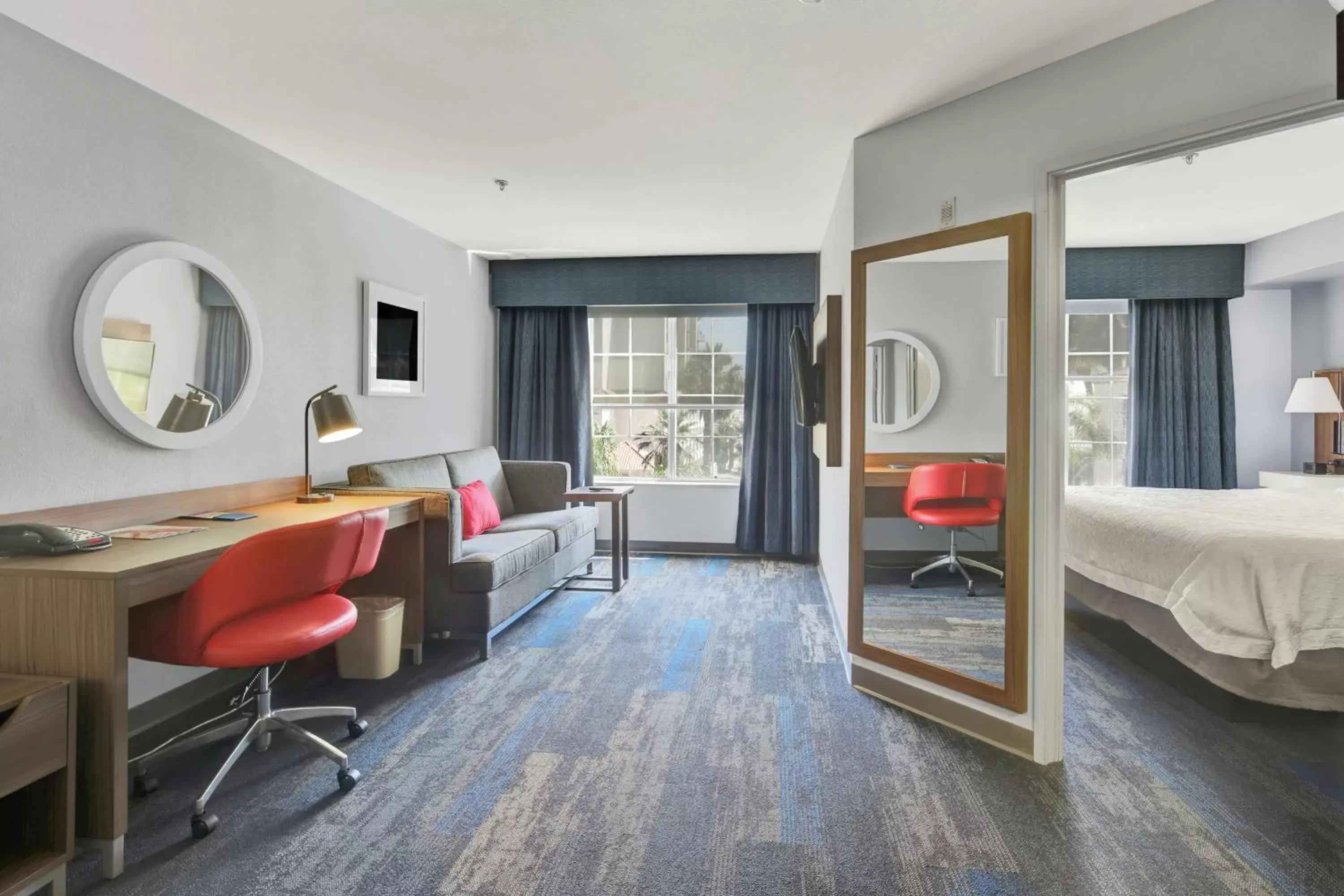 Bedroom, Bed in Express Inn Bedroom, Bed in Express Inn