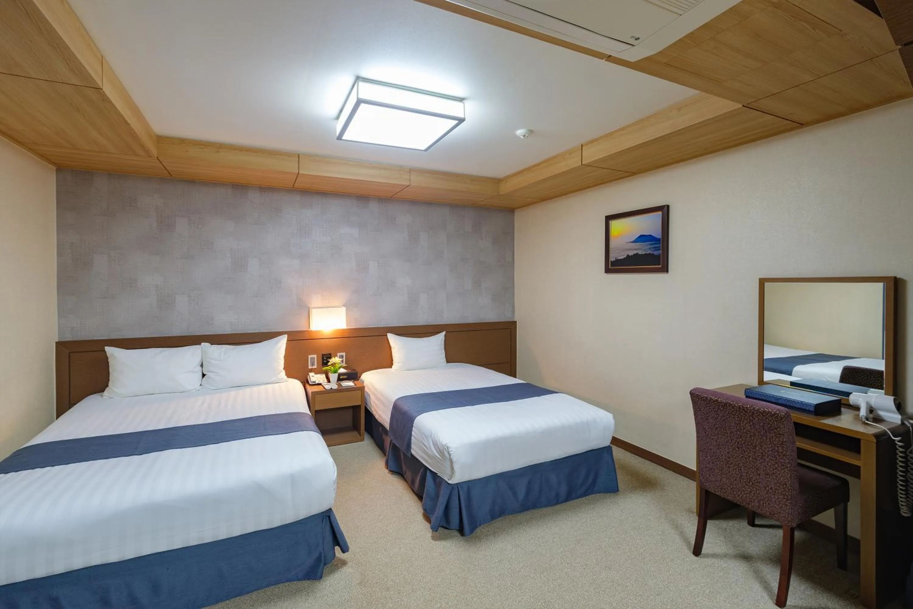 Photo of the whole room, Bed in Benikea Hotel Jeju