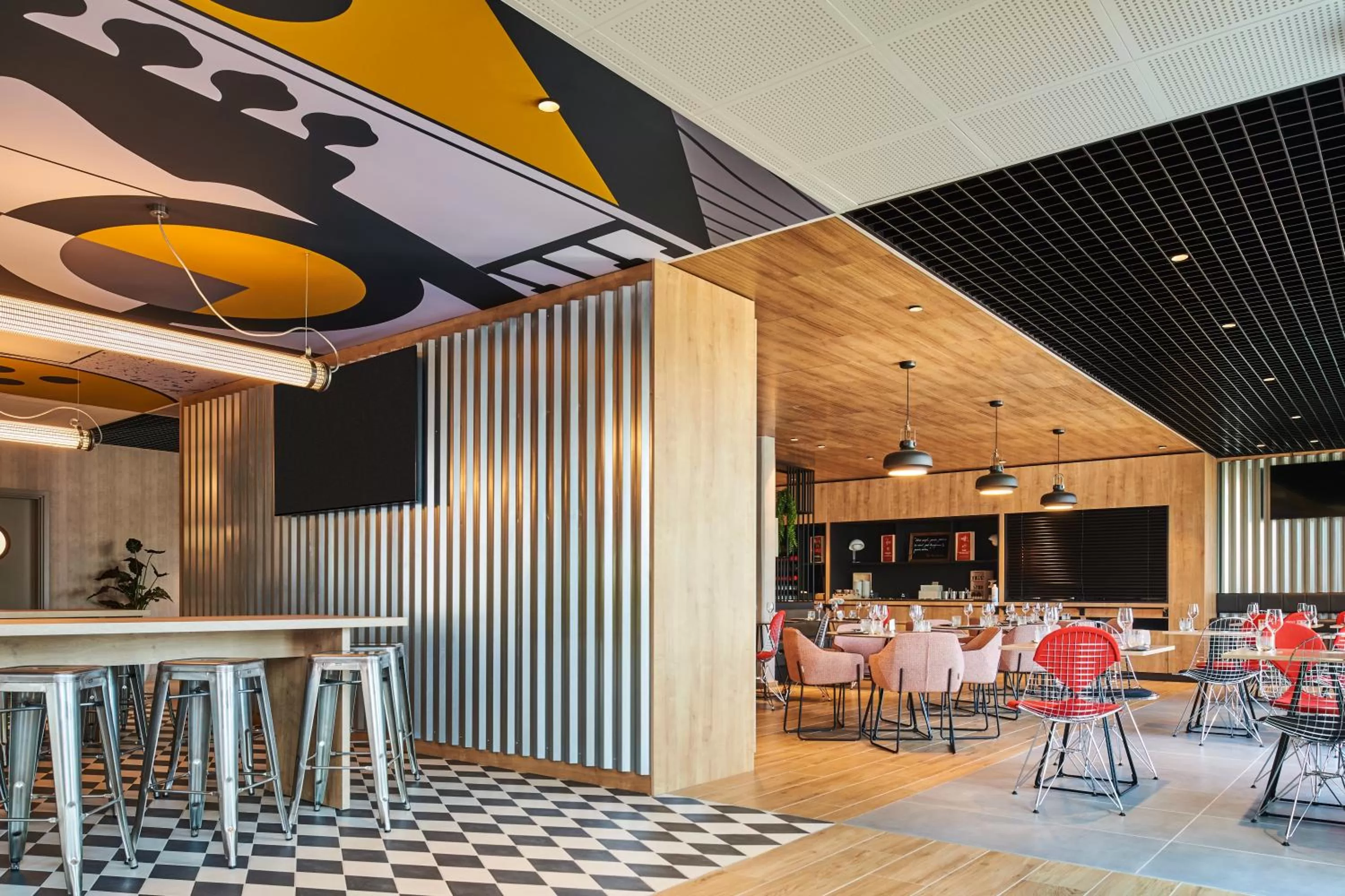 Restaurant/places to eat in Ibis Montlhery Paris Sud