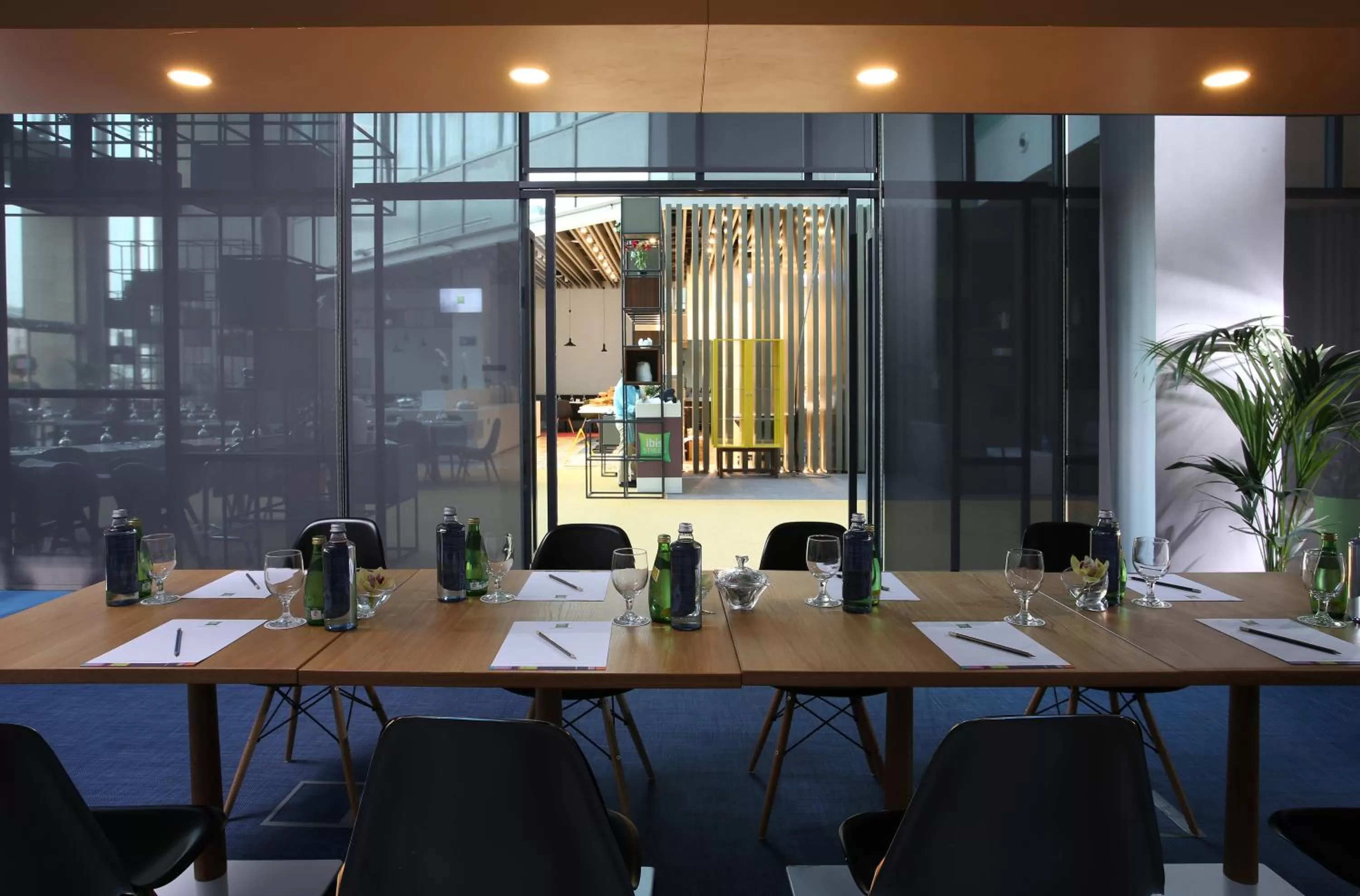 Business facilities in Ibis Styles Dubai Jumeira